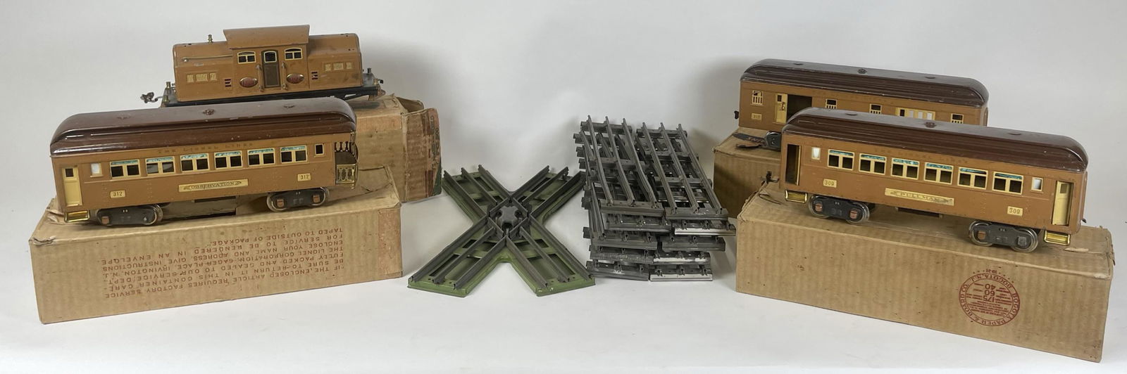 LIONEL TRAINS 342 E STANDARD TRAIN SET: WITH ORIGINAL OUTER AND INTERIOR BOXES.