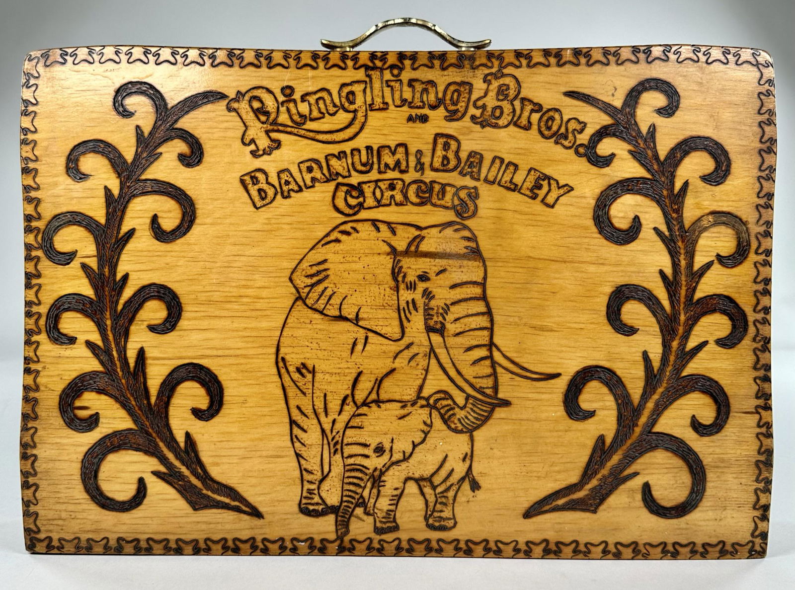 RINGLING BROS. BARNUM BAILEY CIRCUS BRIEFCASE (1 of 4)