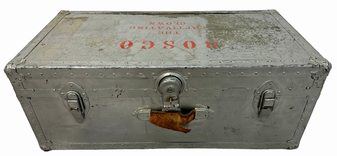 BOSCO THE CAPTIVATING CLOWN TRUNK: BOSCO THE CAPTIVATING CLOWN PROP TRUNK. INCLUDES SEVERAL CLOWN PROPS AND A 1963 DATE BOOK WITH ENGAGEMENTS, LETTERS.