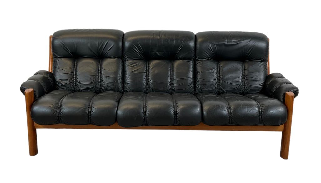 Ekornes Montana Sofa: Black leather with teak structure