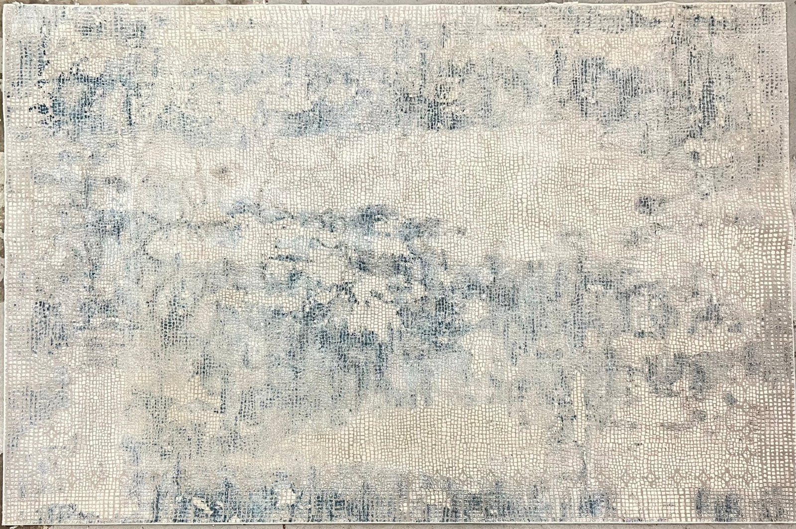 Contemporary Surya Aisha Carpet: 79"x114"