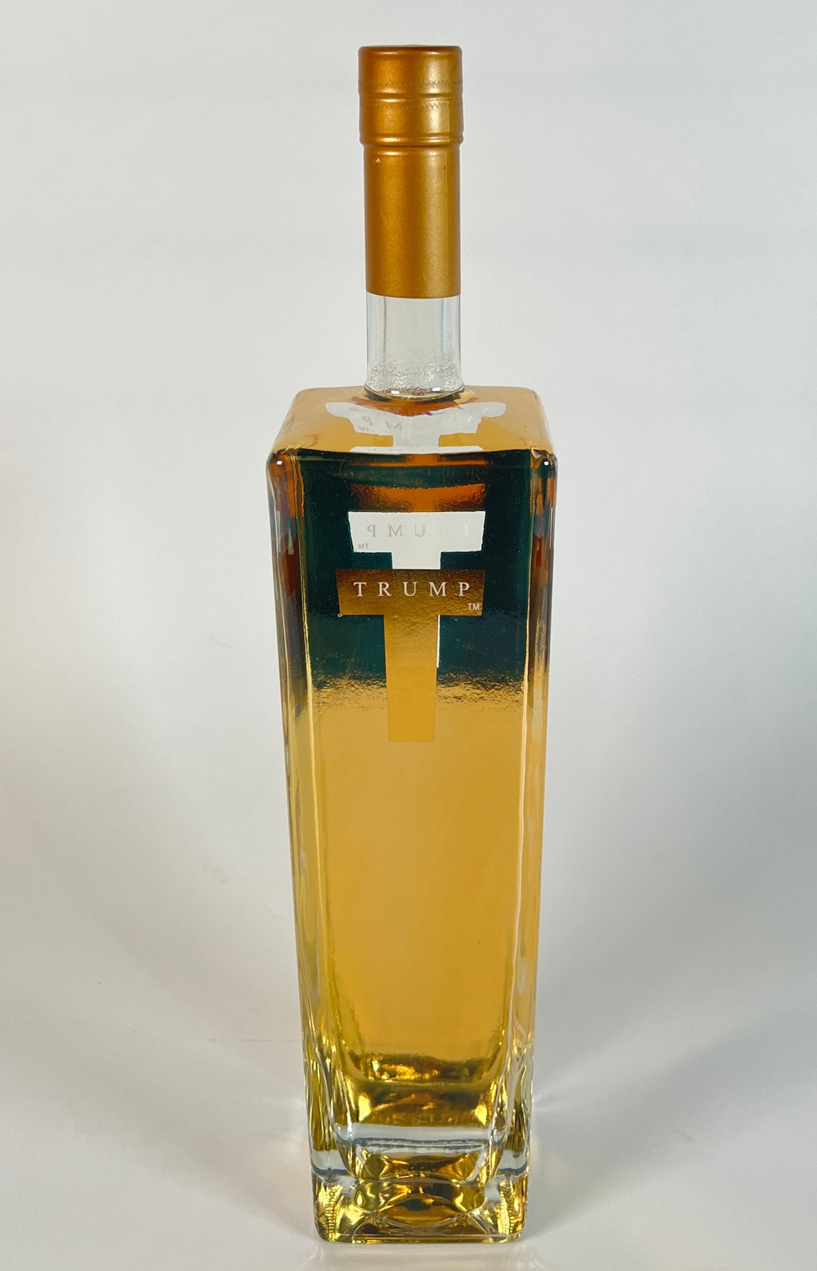 TRUMP PREMIUM 24K GOLD VODKA: SOLD AS COLLECTIBLE, SEALED, 1L. LOCAL PICK UP OR THIRD PARTY SHIPPING ONLY.