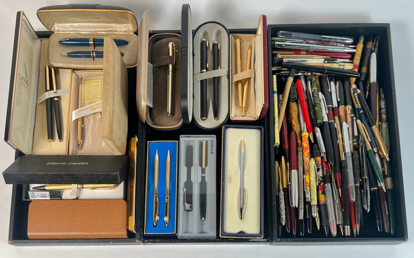 COLLECTION OF WRITING PENS: PARKER, SHEAFFER'S, BRADLEY, PIERRE CARDIN, CROSS.