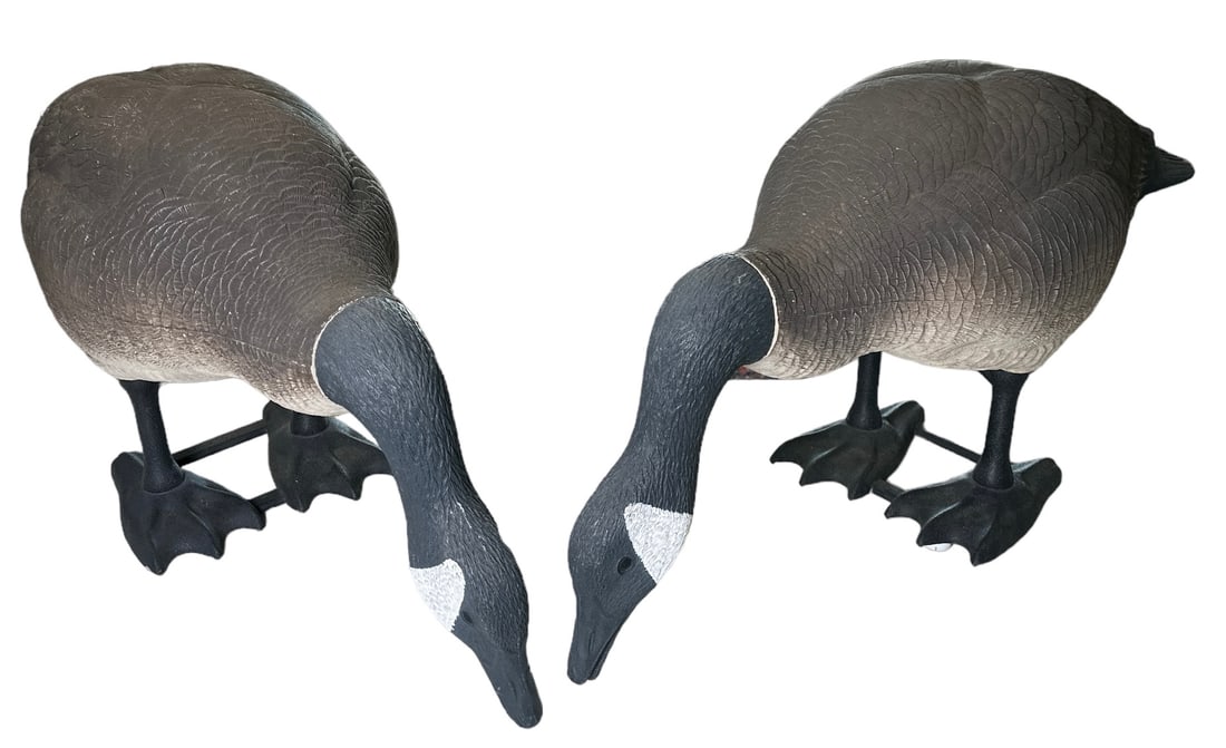 PAIR OF LARGE DECOY GEESE: PLASTIC WITH ARTICULATING HEADS. 18"H