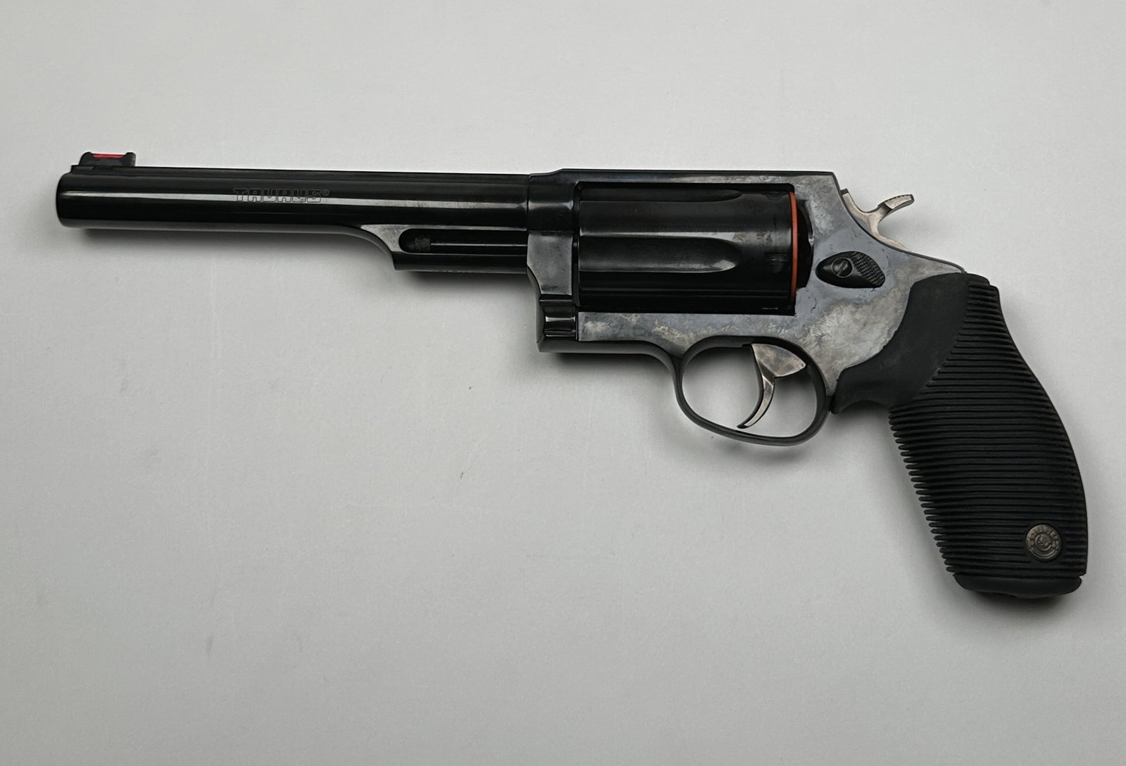 TAURUS JUDGE REVOLVER: TAURUS JUDGE REVOLVER, M410, 6.5" BARREL, BLUE. 410 5-SHOT. WITH BOX, AS NEW.