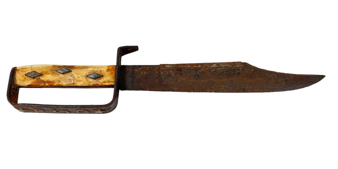 CONFEDERATE BOWIE FANTASY KNIFE: FAUX BONE HANDLE WITH CSA ON THE GUARD. 14.5" OVERALL