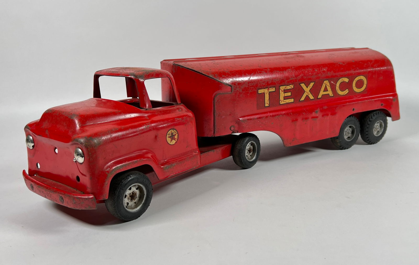BUDDY L TEXACO TANKER TRUCK: PLAY WEAR, MISSING GRILL. 24"L