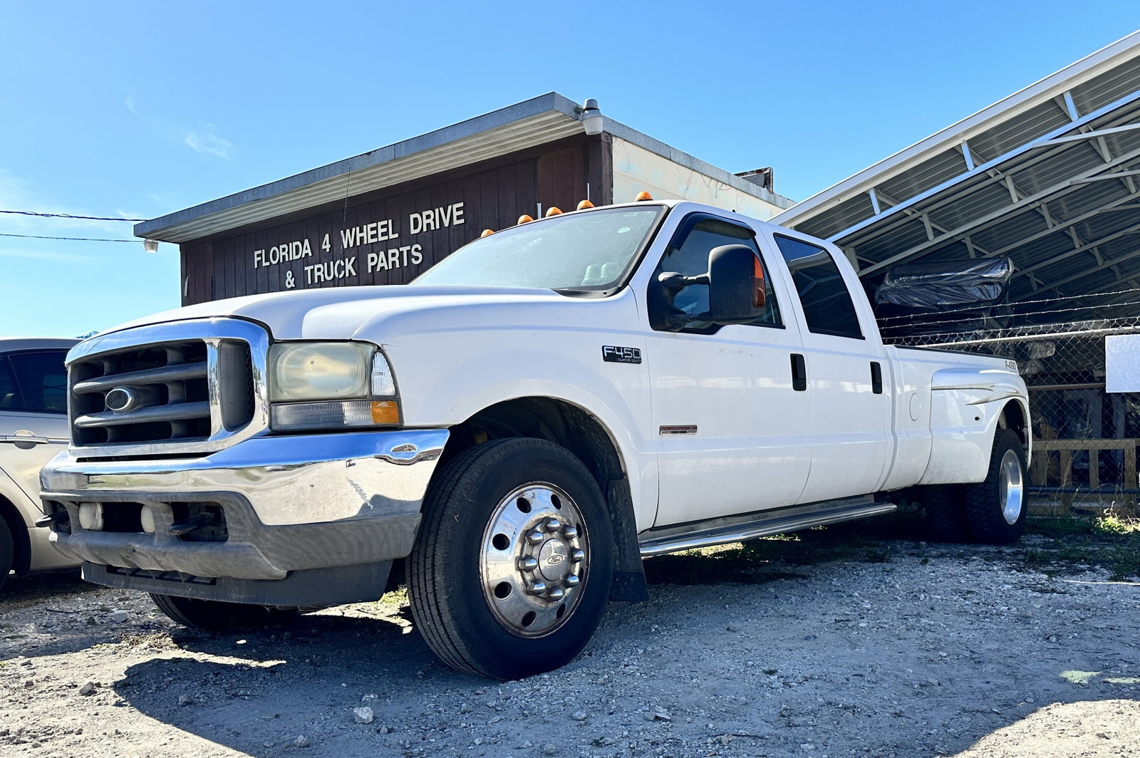 2003 FORD F-450 DUALLY TRUCK: 6.0L TURBO DIESEL, CREW CAB, DUALLY, 202,446 MILES, COLD AIR, RUNS GREAT, ALL NEW INJECTORS, HARNESSES, GLOW PLUGS, AIR RIDE (RF NOT WORKING), 5TH WHEEL, NEW SPARE, GOOD BRAKES. GOOD TRUCK READY FOR W