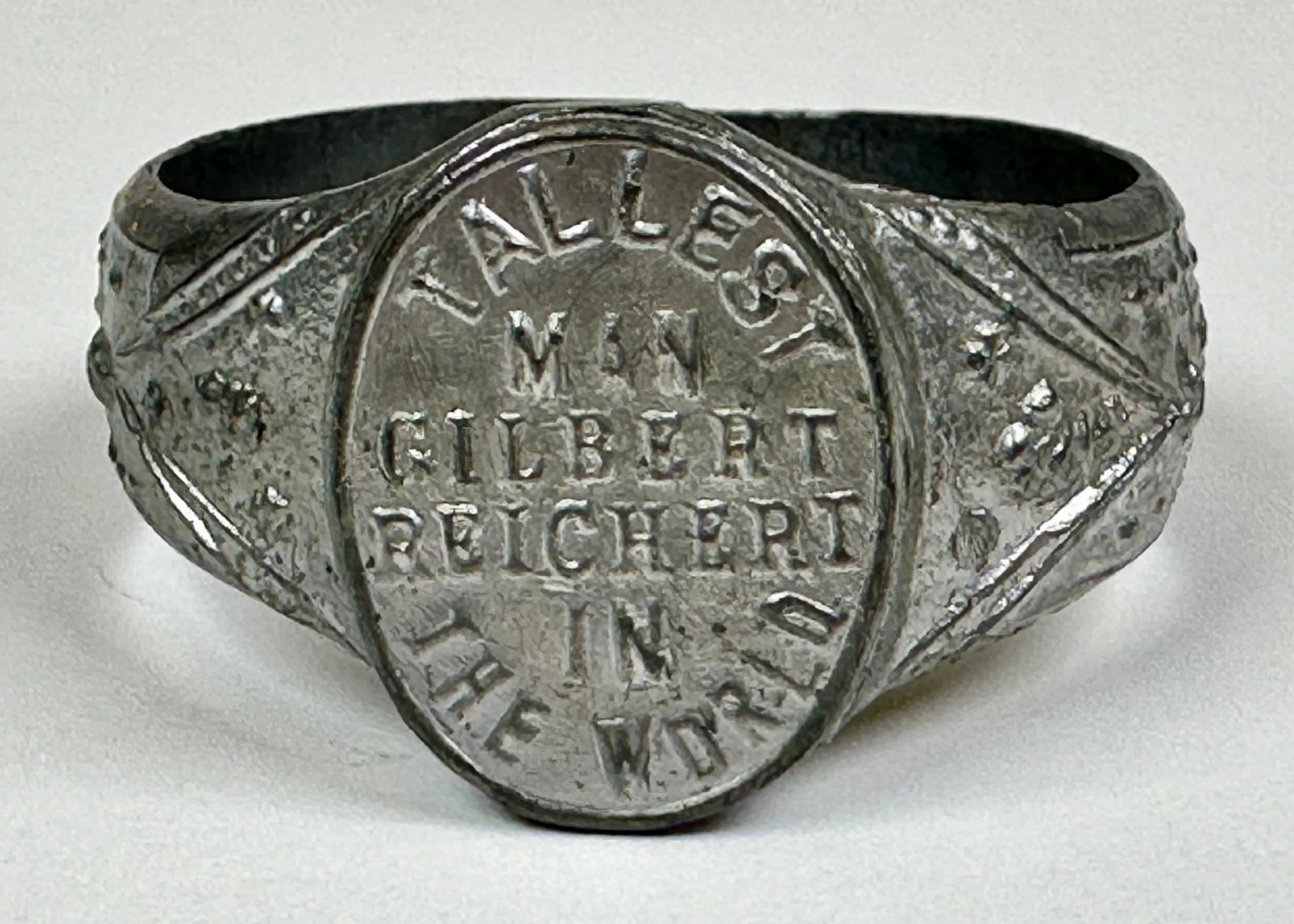 SIDESHOW GIANT'S RING - GILBERT REICHERT (1 of 2)