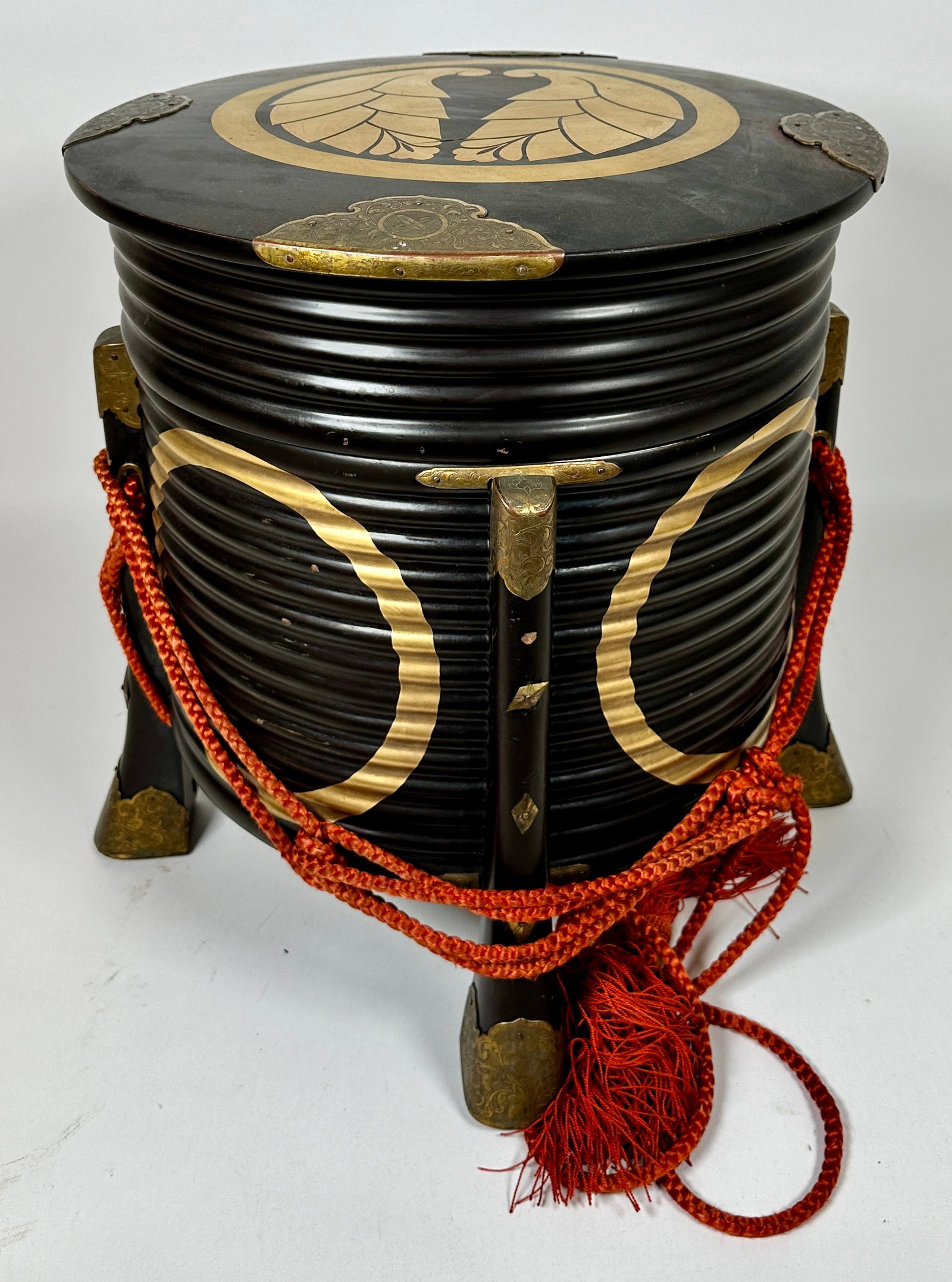 JAPANESE LACQUER HOKKAI KAIOKE: BRASS FITTED WITH GILT D?COR. 17"H