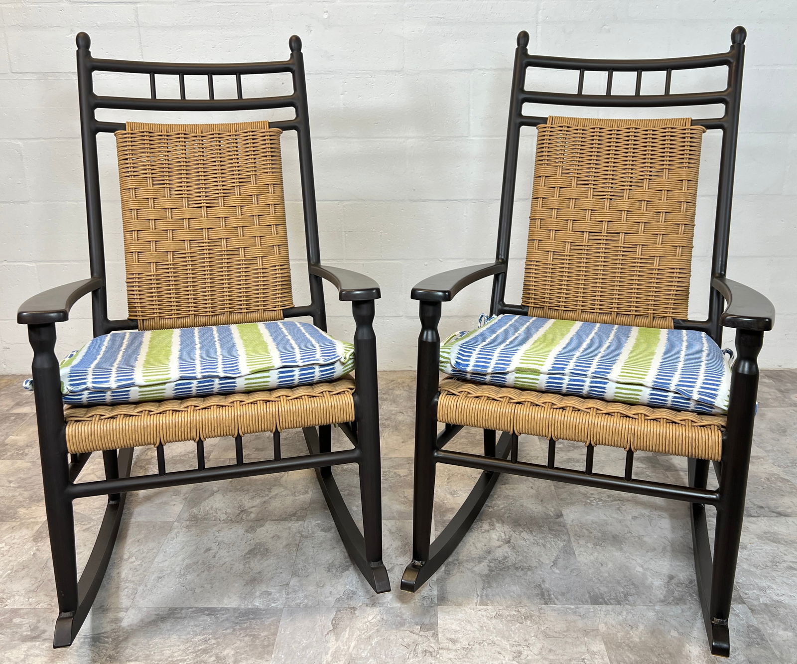 LLOYD FLANDERS LOW COUNTRY ROCKERS (1 of 1)