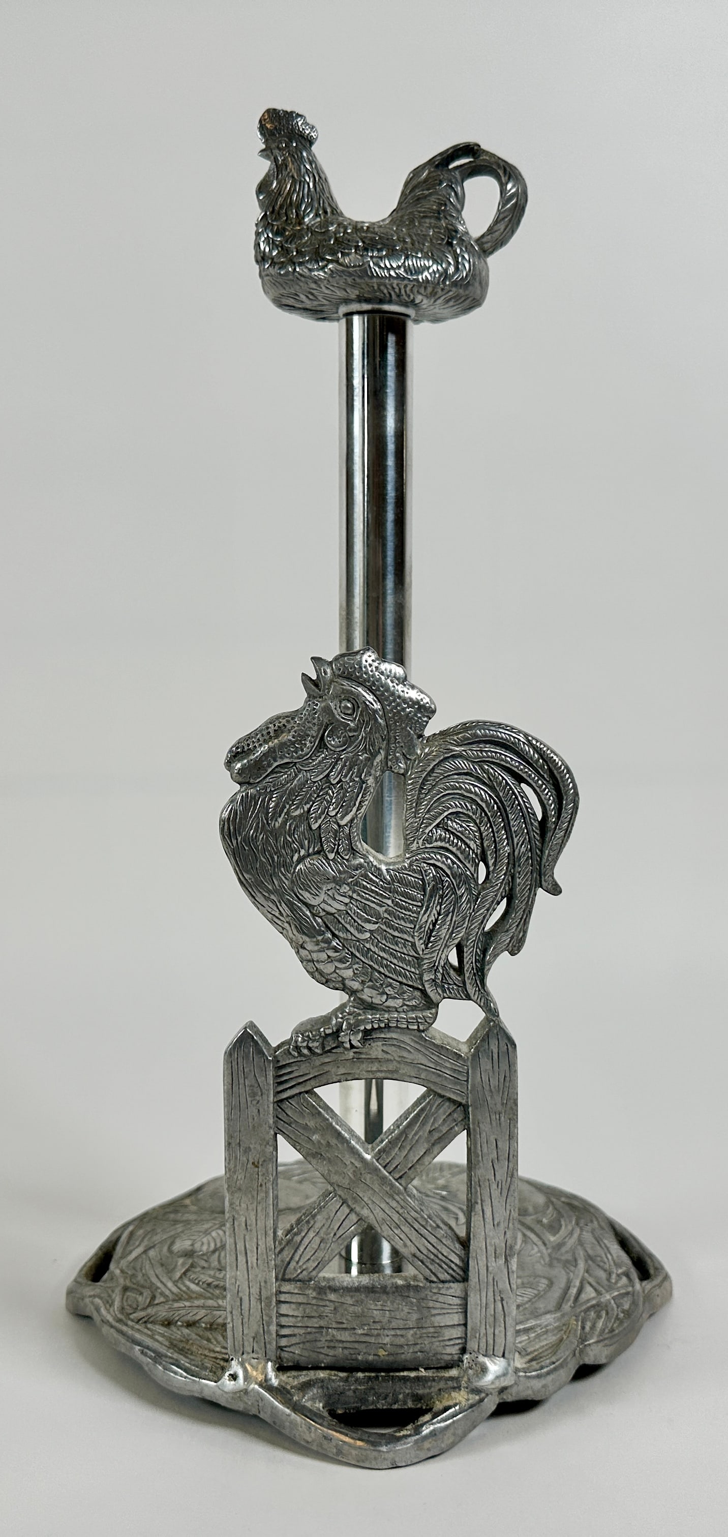 ARTHUR COURT FARMHOUSE TOWEL HOLDER (1 of 5)