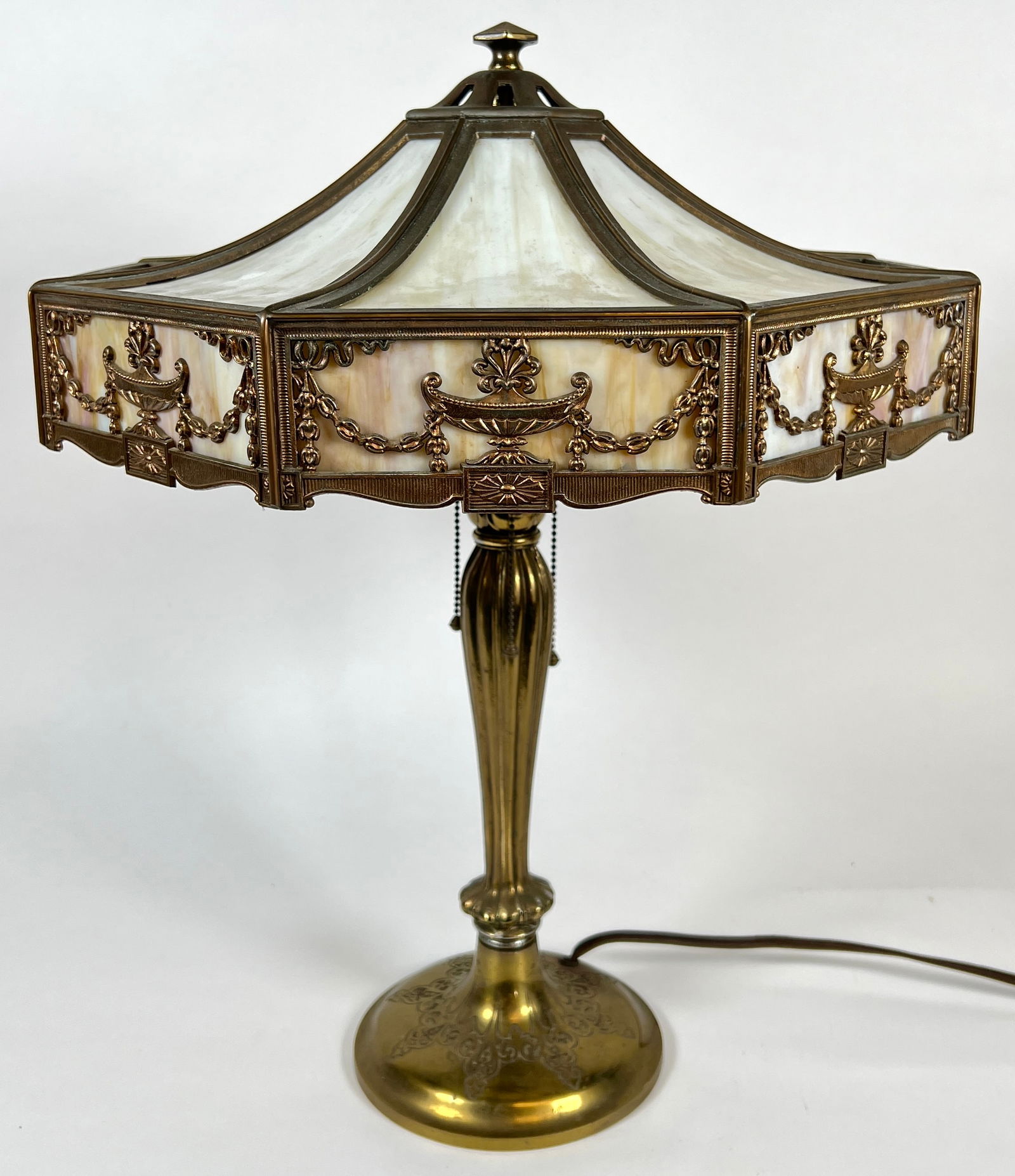 BRADLEY AND HUBBARD ANTIQUE SLAG GLASS LAMP (1 of 3)