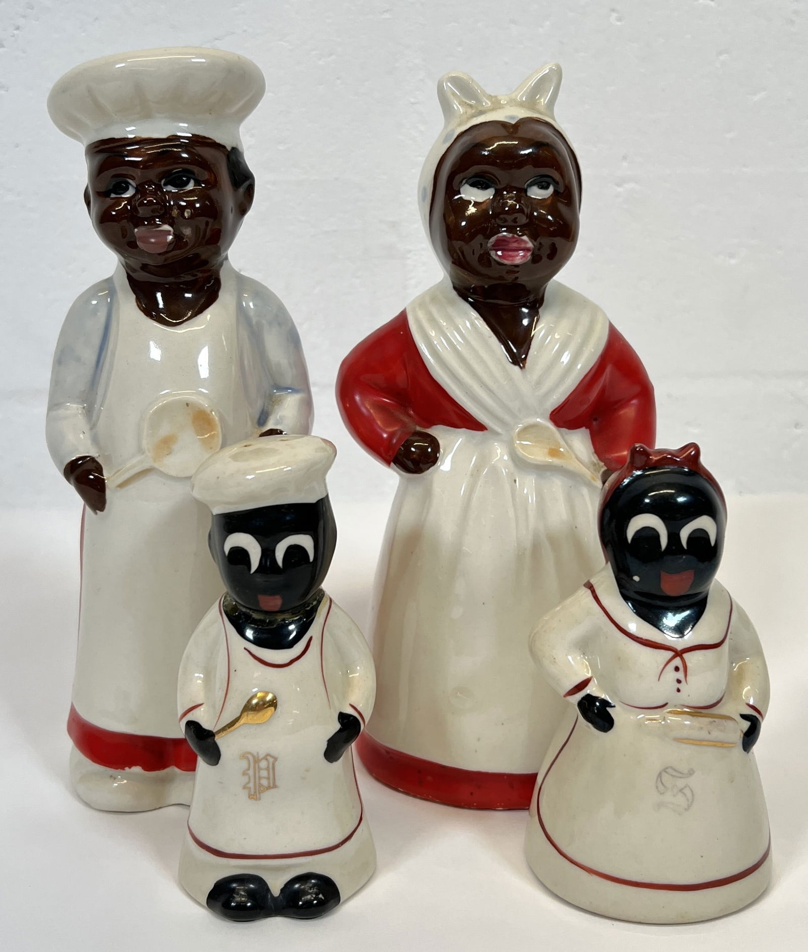 VINTAGE MAMMY PAPPY SHAKERS: TALL 8", SHORT 4"