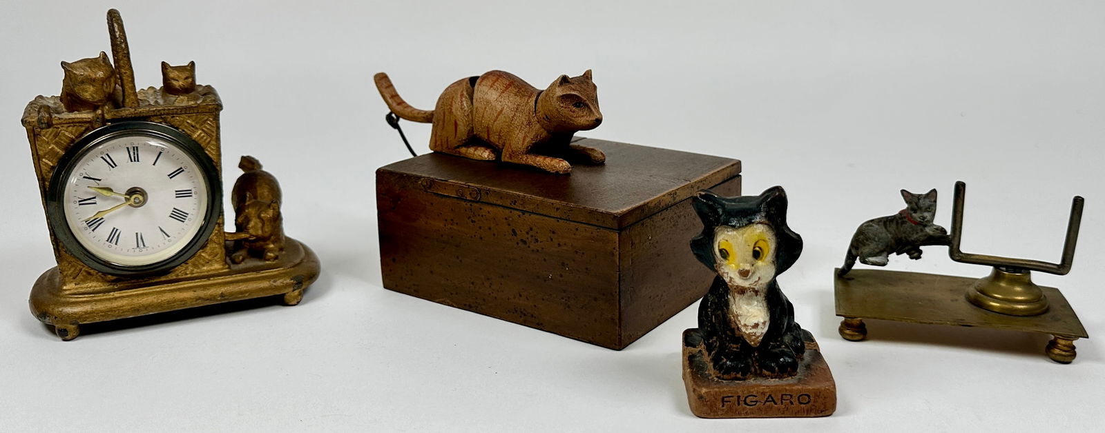 NOVELTY CAT ITEMS (1 of 1)