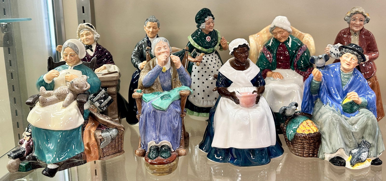 ROYAL DOULTON COLLECTION (1 of 1)