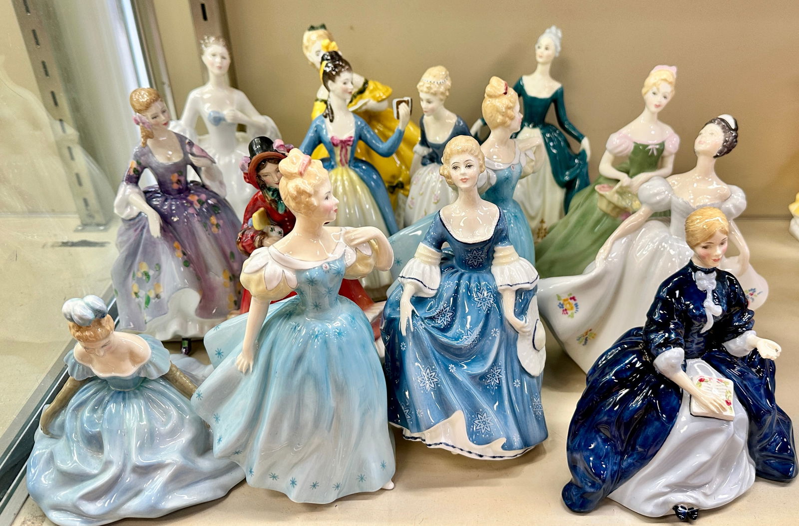 LARGE ROYAL DOULTON COLLECTION (1 of 1)