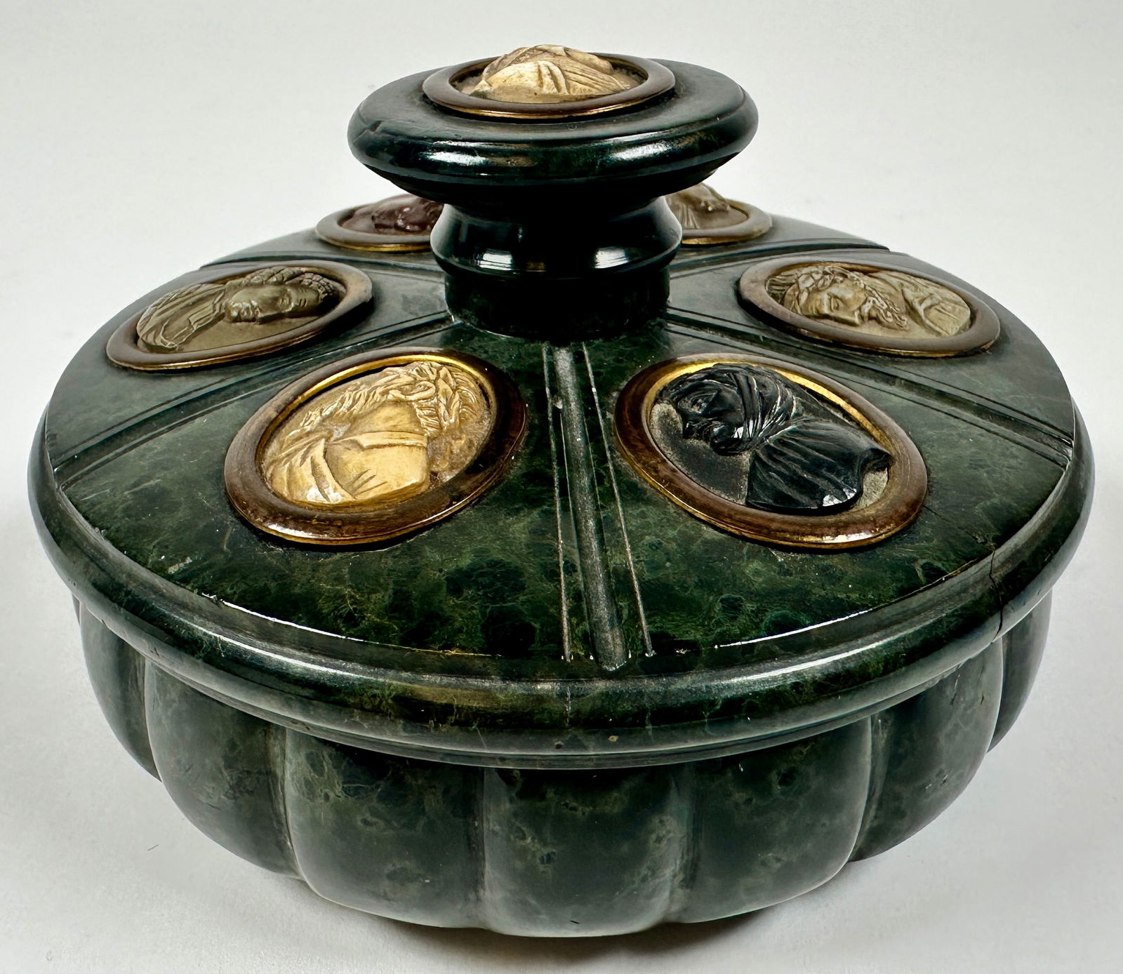ITALIAN GRAND TOUR GREEN MARBLE INKWELL (1 of 5)