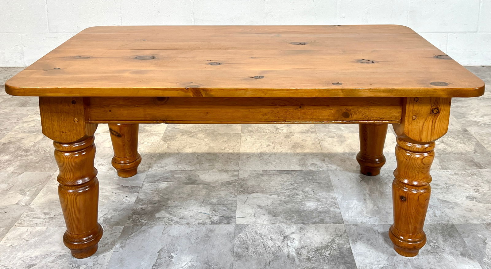 RECLAIMED WOOD COFFEE TABLE (1 of 2)