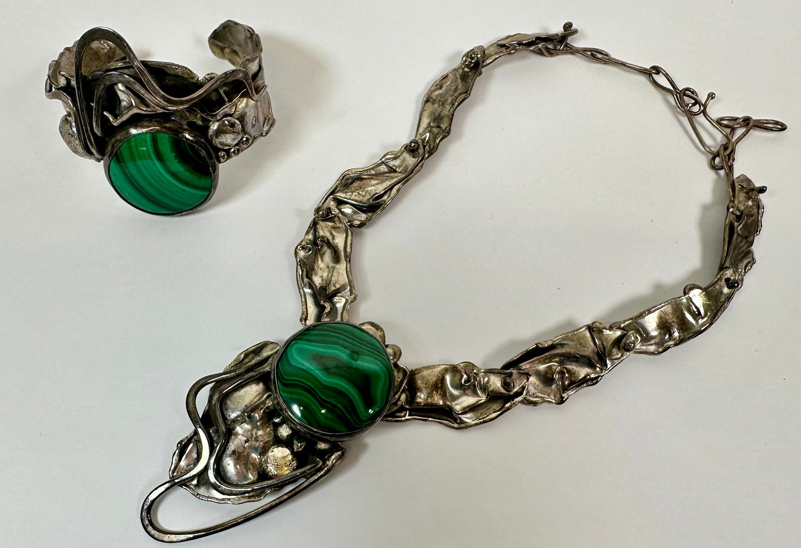 STERLNG SILVER CUSTOM JEWELRY: STERLING SILVER WITH POLISHED MALACHITE BRACELET AND NECKLACE.