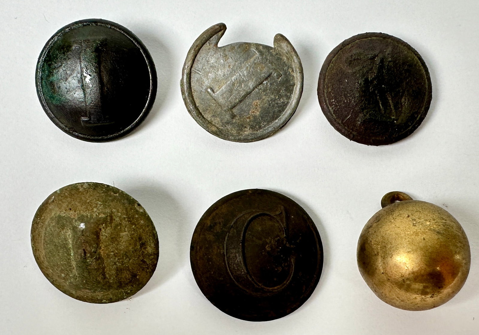CONFEDERATE CIVIL WAR BUTTON COLLECTION: 6 BATTLEFIELD FINDINGS, CONFEDERATE CIVIL WAR ERA UNIFORM BUTTONS.