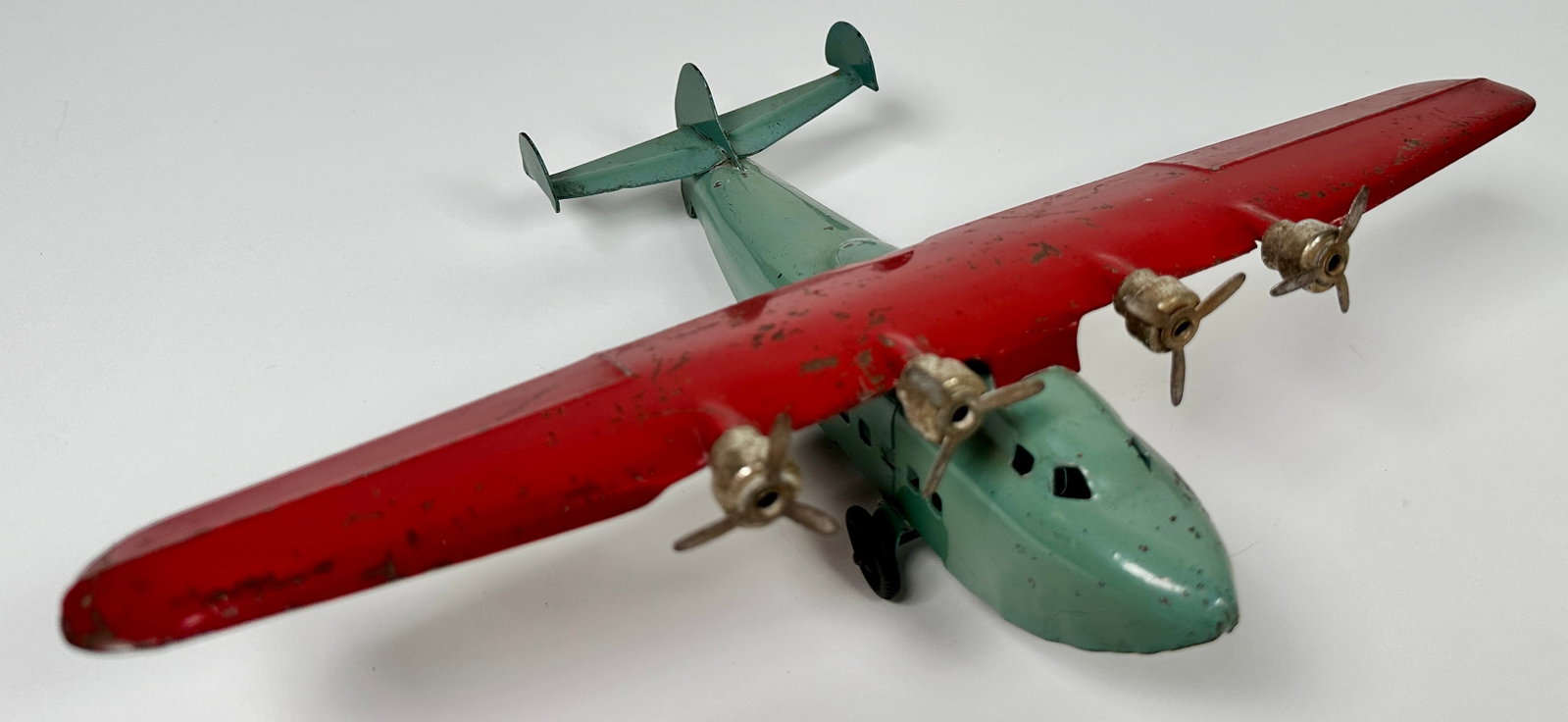 WYANDOTTE CLIPPER PRESSED STEEL AIRPLANE TOY: LIGHT PLAY WEAR, 9.5"L