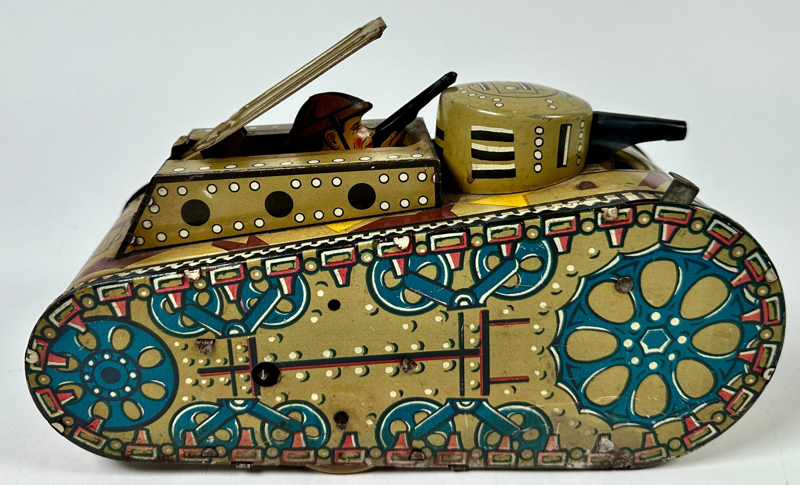 MARX TOYS WIND UP TANK: ANIMATED ACTION, START STOP, LIGHT PLAY WEAR, TEST BUT HAS NO KEY.