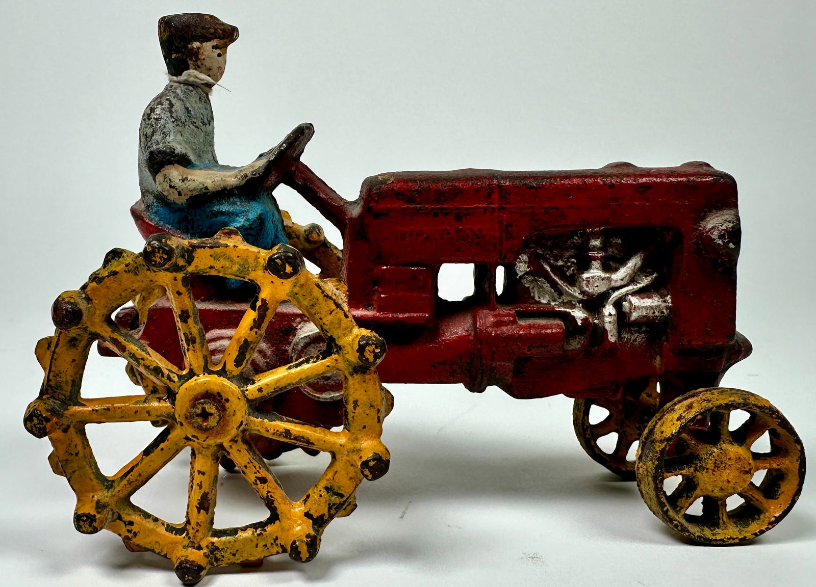 HUBLEY CAST IRON TRACTOR: 6.5"L