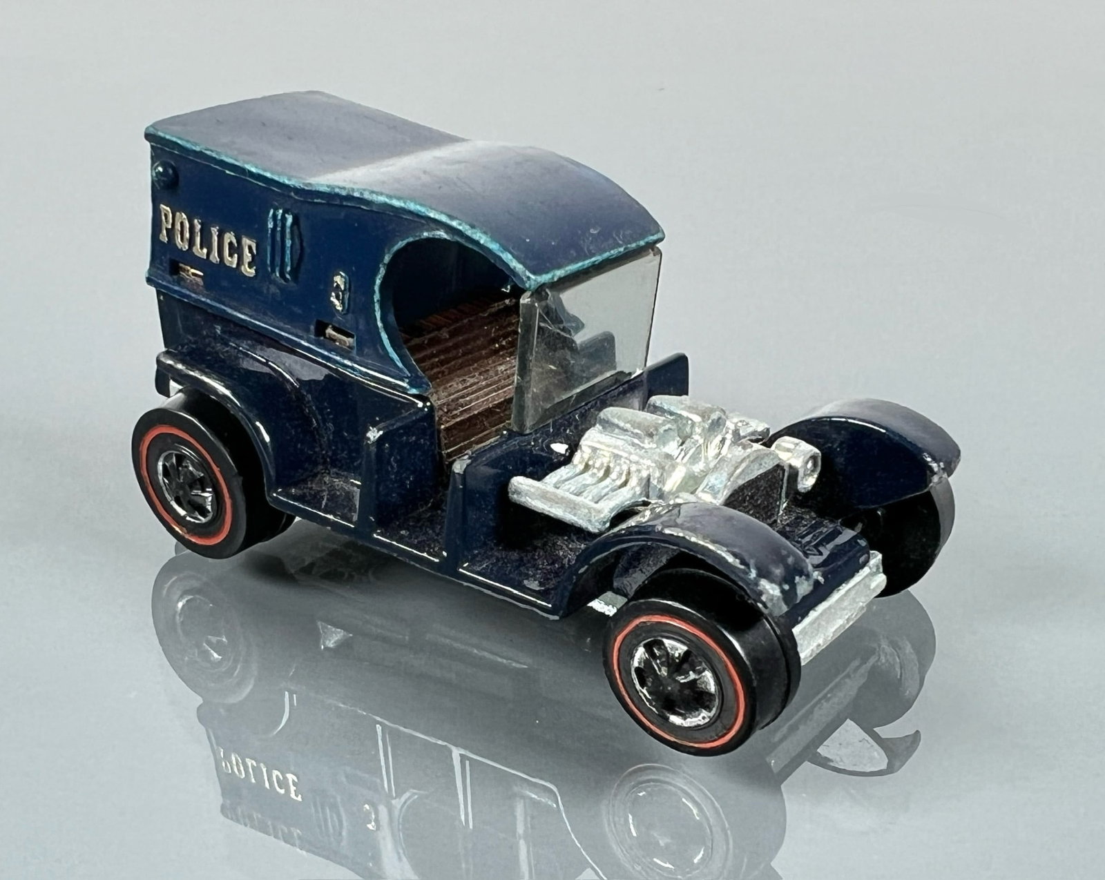 HOT WHEELS - Paddy Wagon 1970 US: 6402, Dark Blue, VG light edge wear, chrome lettering, wheels 60%
