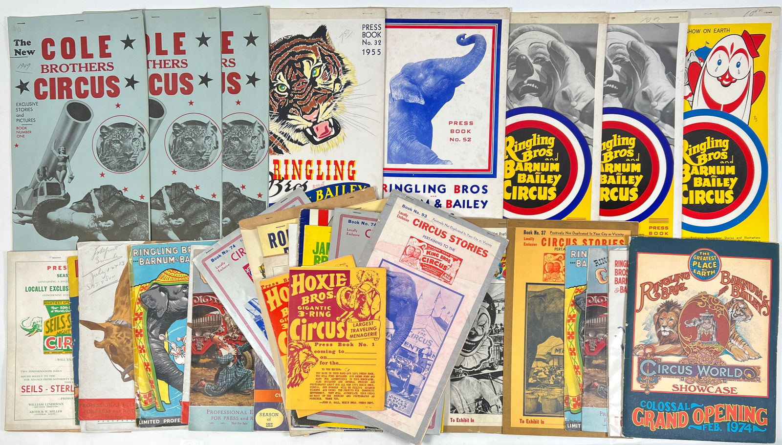 VINTAGE CIRCUS PRESS AND MEDIA GUIDES (1 of 1)