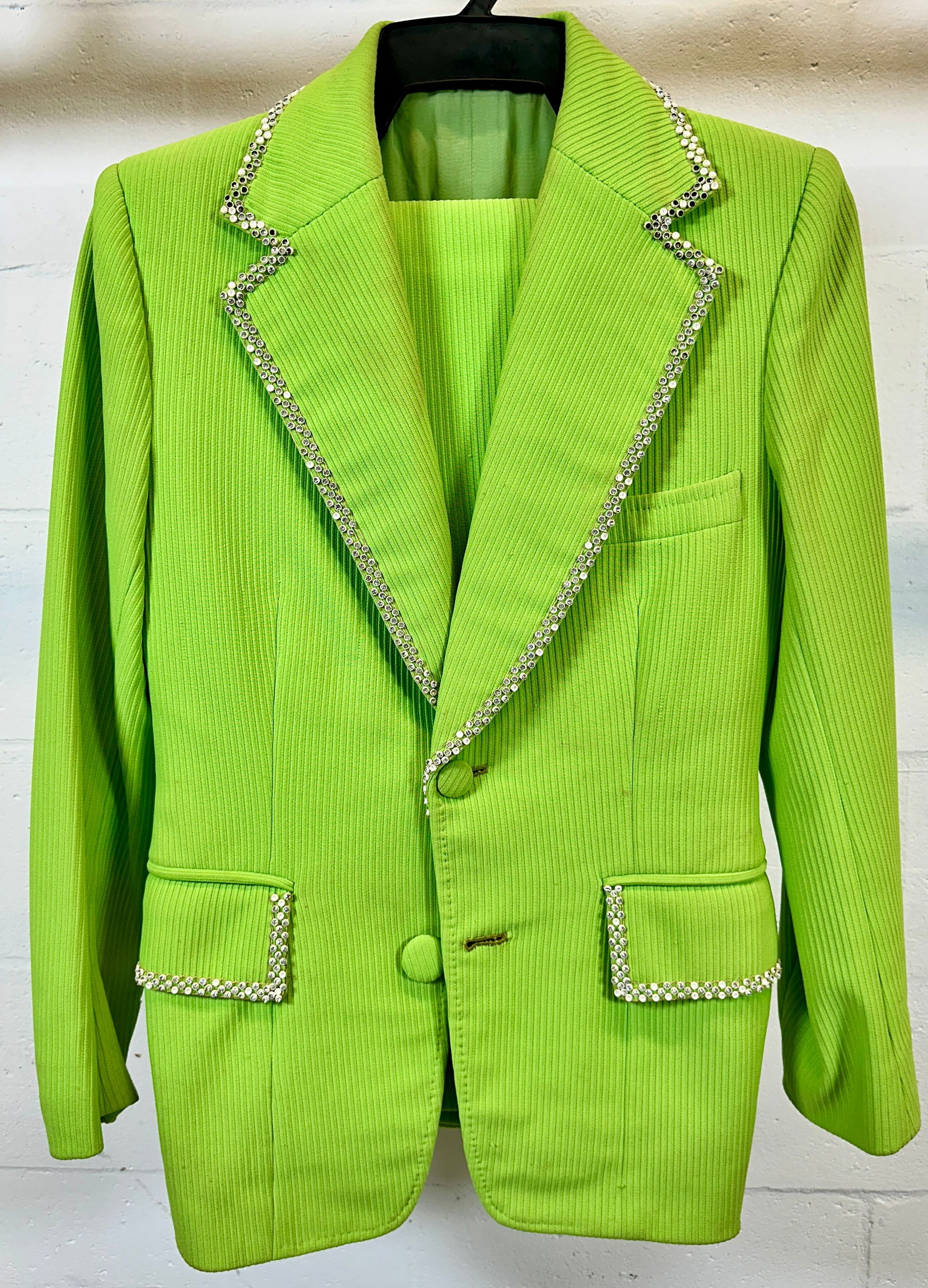 DAVID ROSAIRE'S PERKY PEKES WARDROBE (1 of 4)