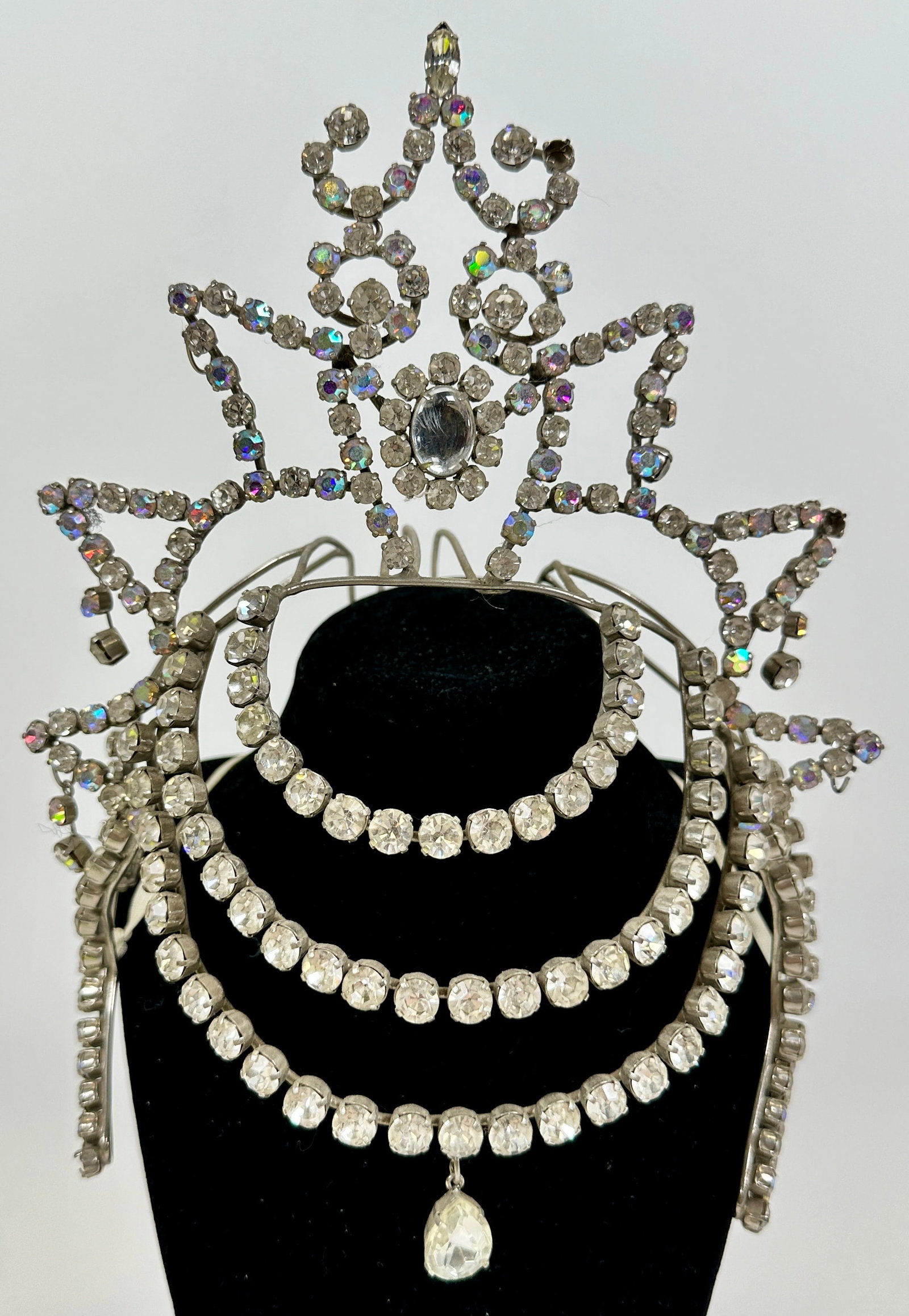 PARISIAN RHINESTONE HEAD PIECE: JOANNE WILSON COLLECTION.