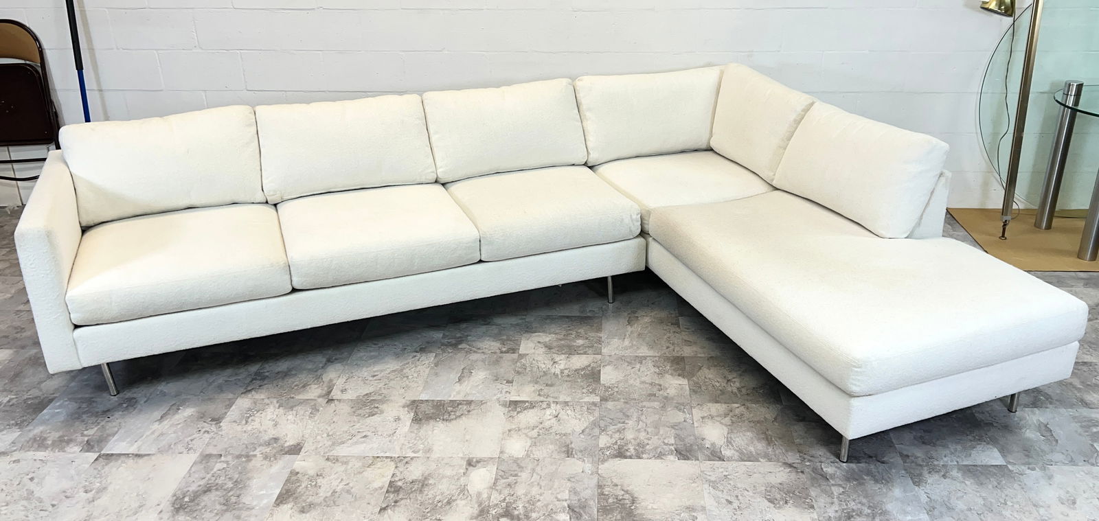 MILO BAUGHMAN SECTIONAL SOFA (1 of 5)
