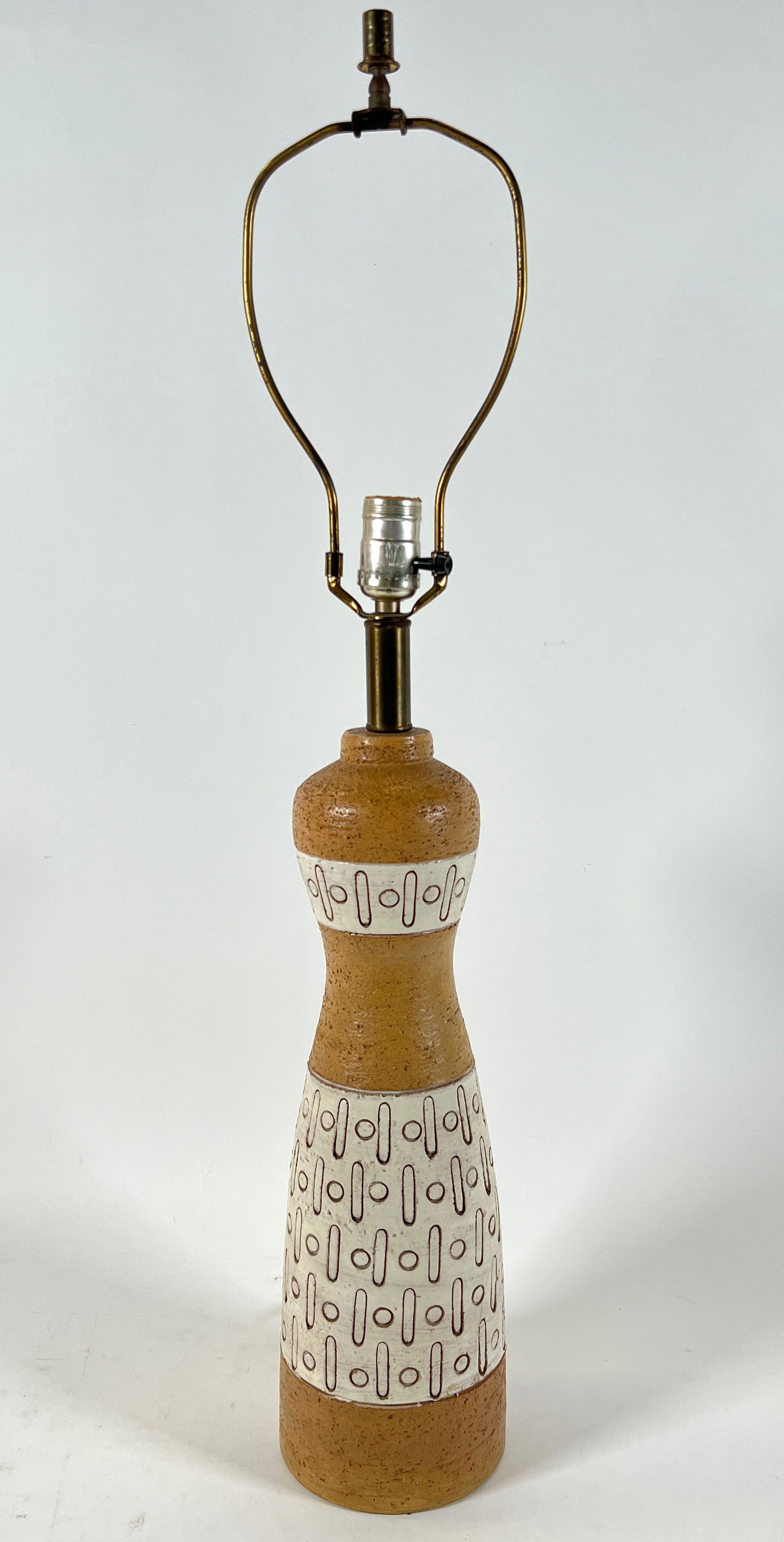 MID-CENTURY POTTERY TABLE LAMP (1 of 1)