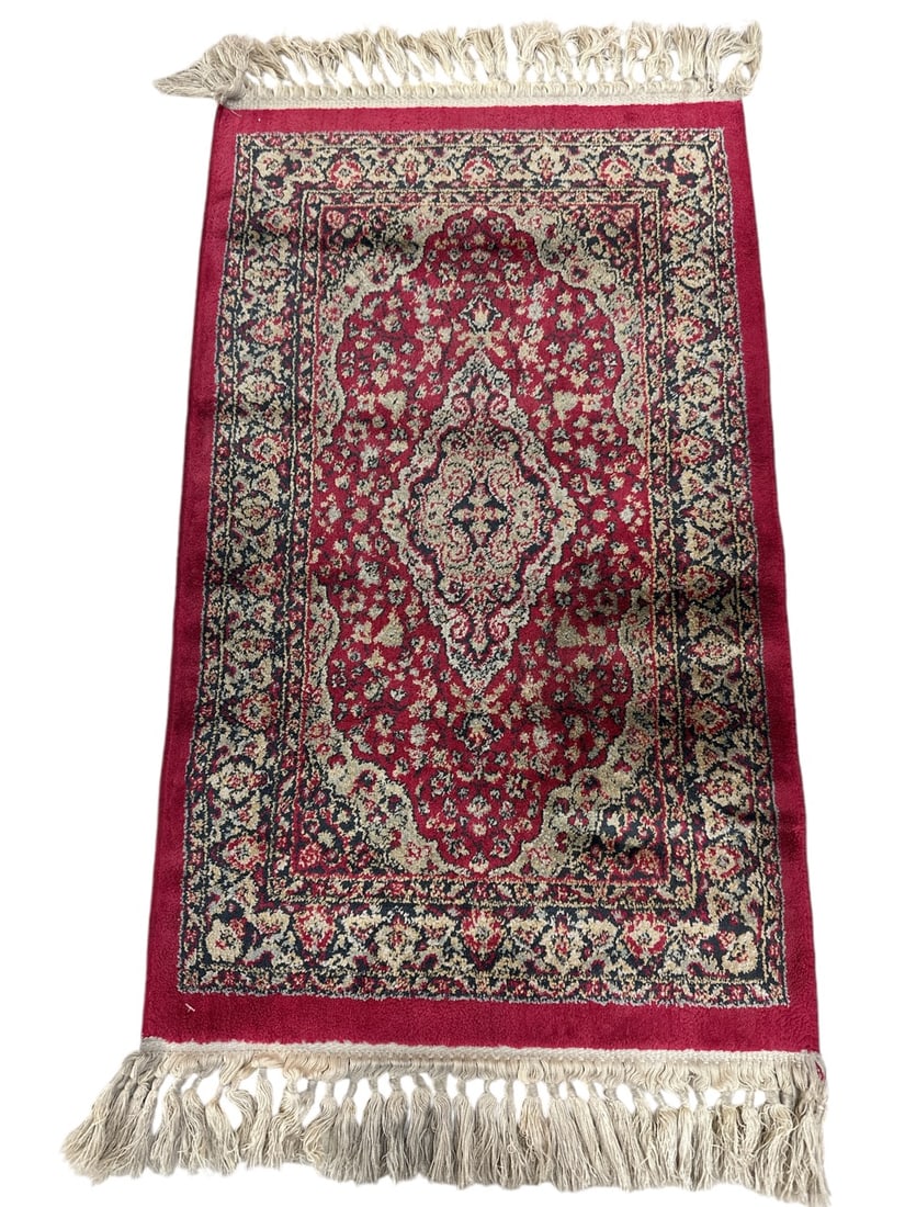 PERSIAN SCATTER CARPET (1 of 1)
