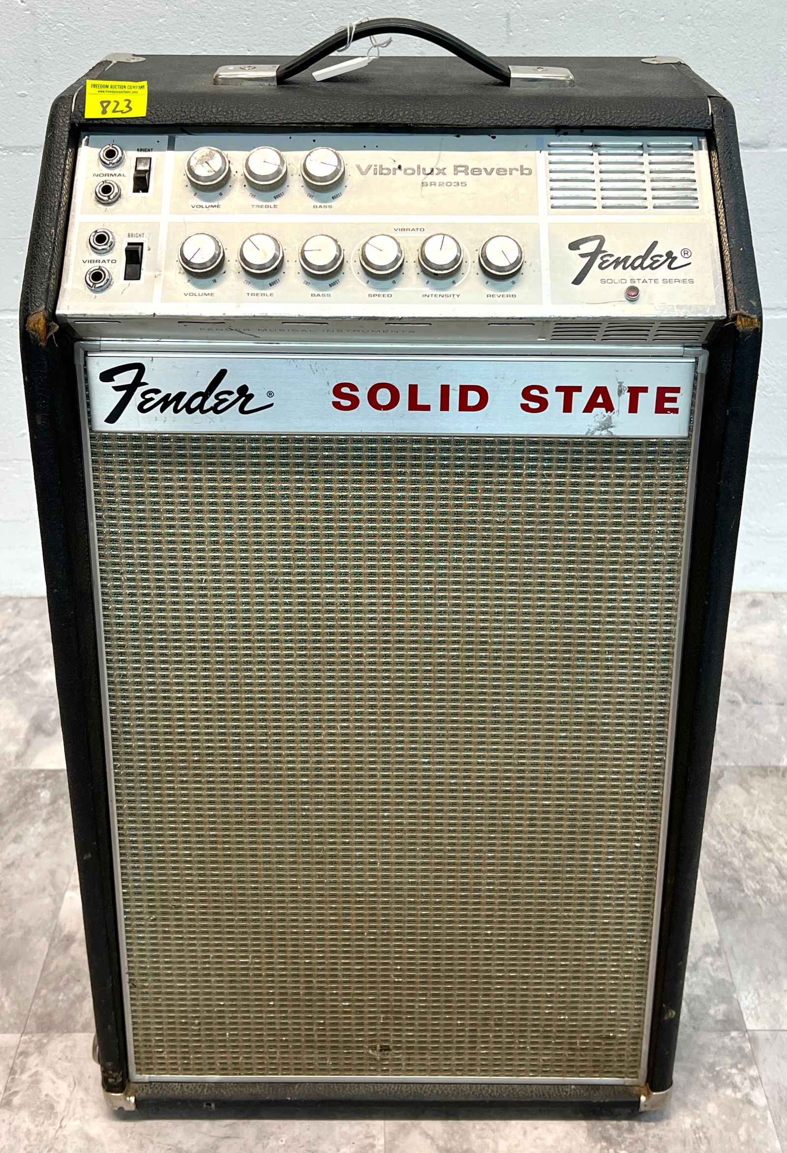 FENDER VIBROLUX REVERB SR2035 (1 of 2)