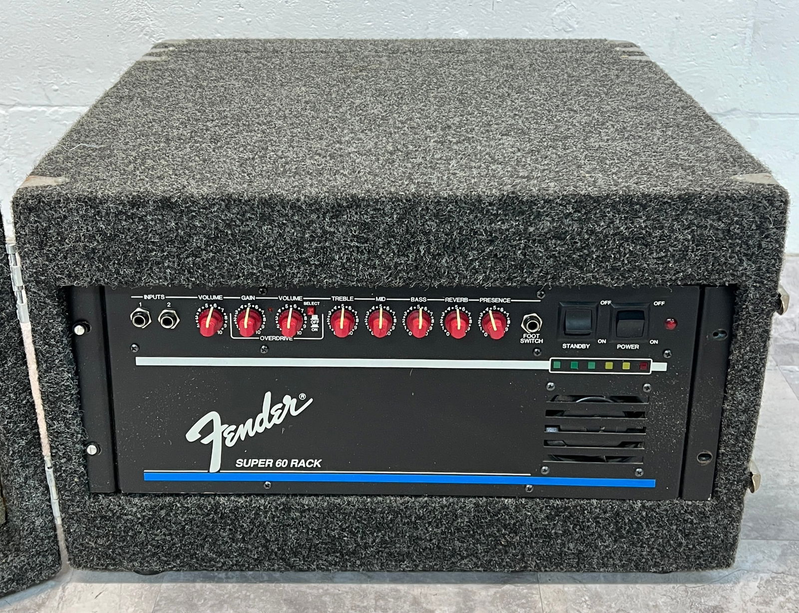 FENDER SUPER 60 RACK AMP HEAD (1 of 2)