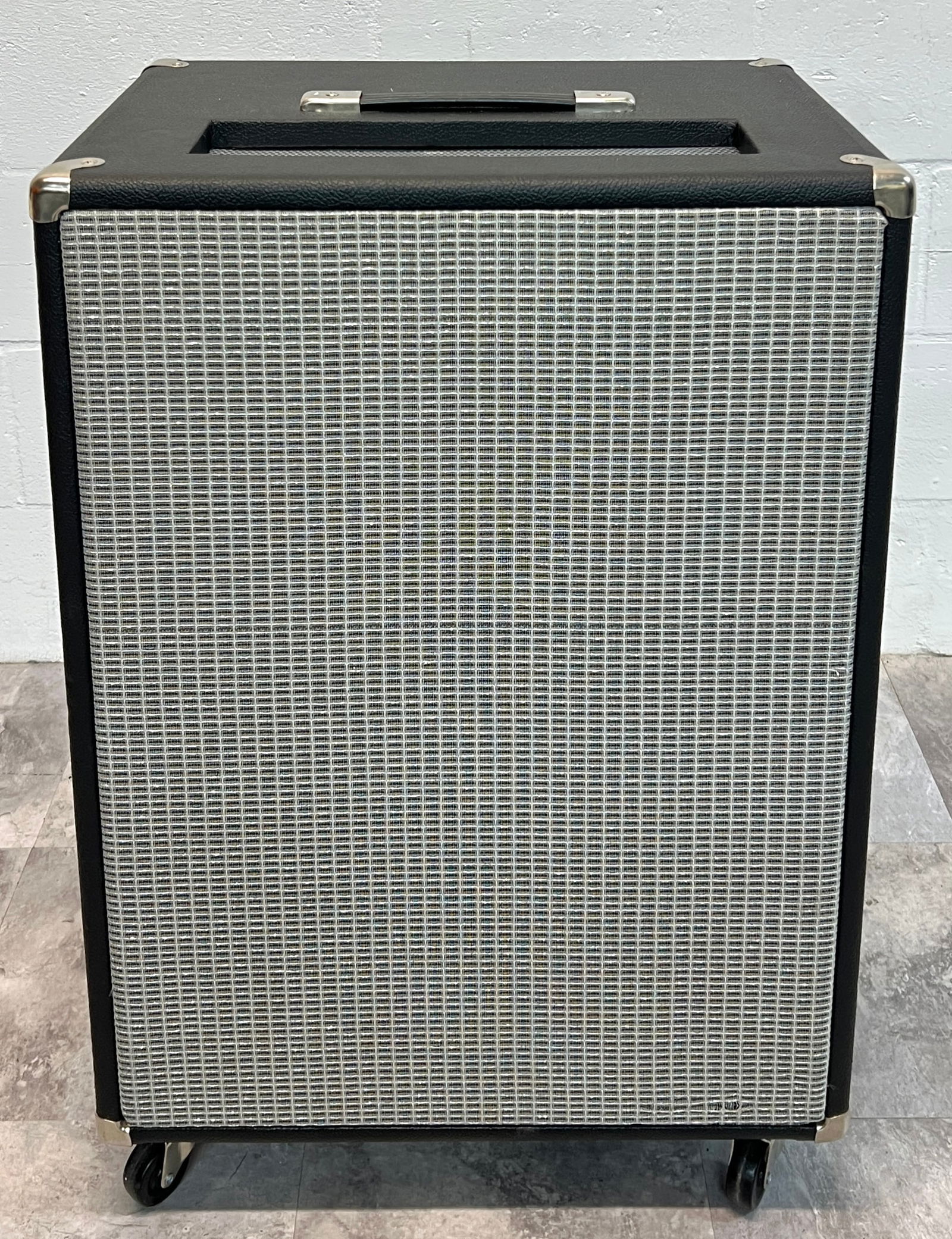 FENDER MODEL SPKV1110 (1 of 3)