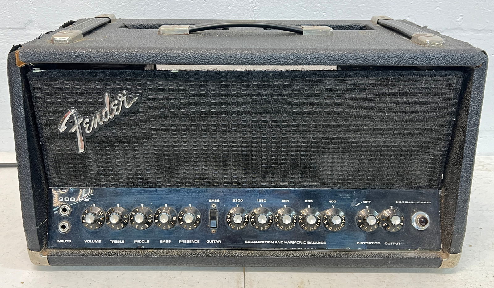 FENDER 300PS AMP HEAD (1 of 2)