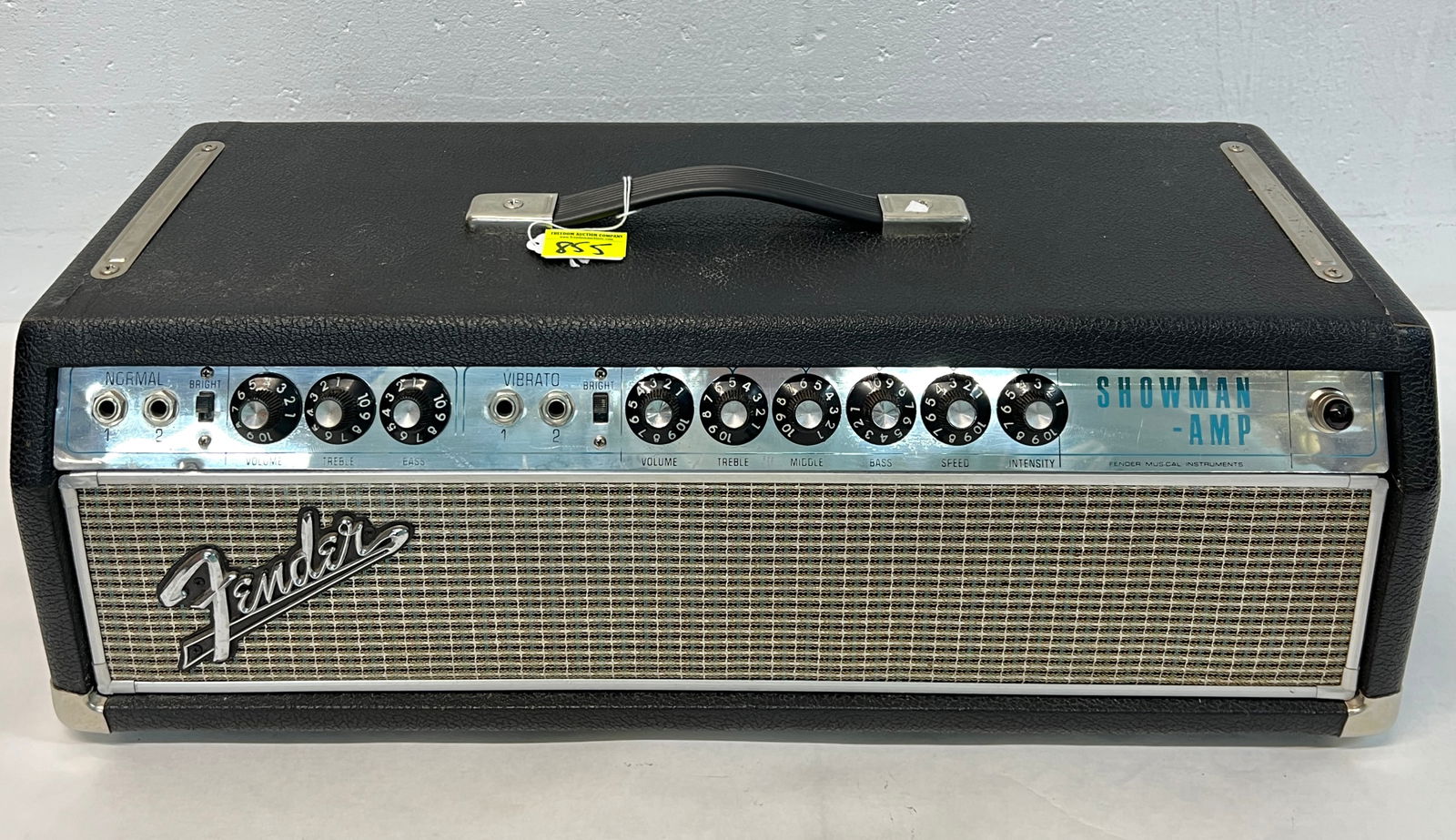 FENDER SHOWMAN AMP HEAD (1 of 2)