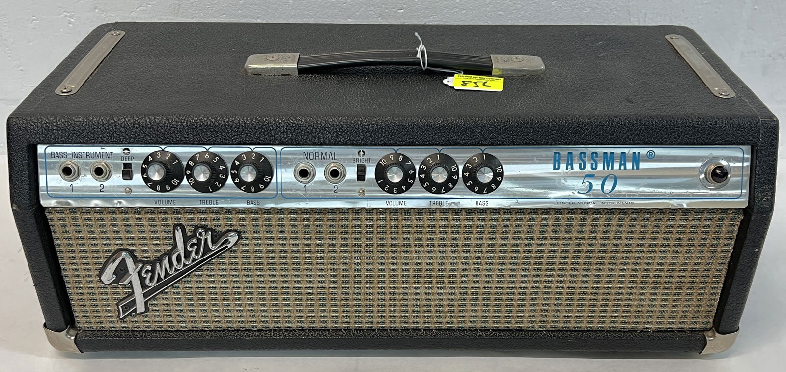 FENDER BASSMAN 50 AMP HEAD (1 of 2)