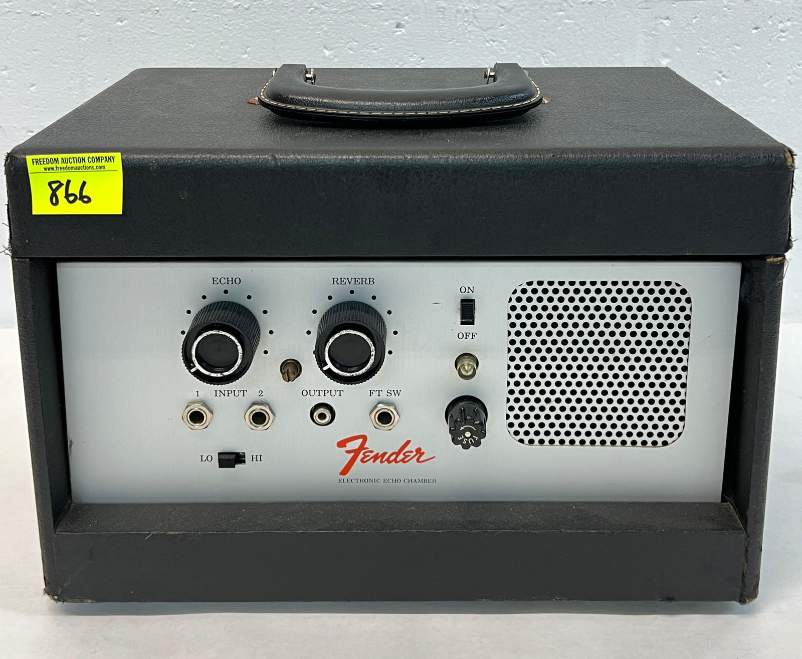 FENDER ELECTRONIC ECHO CHAMBER (1 of 2)