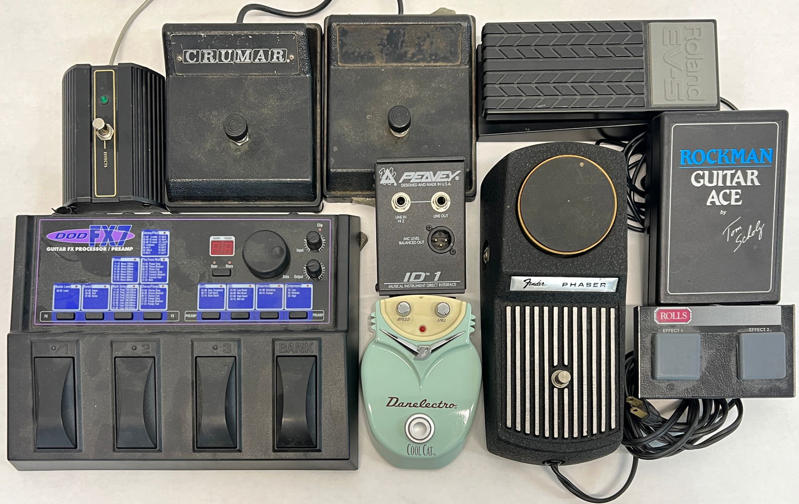 GROUPING OF GUITAR AMP PEDALS (1 of 1)