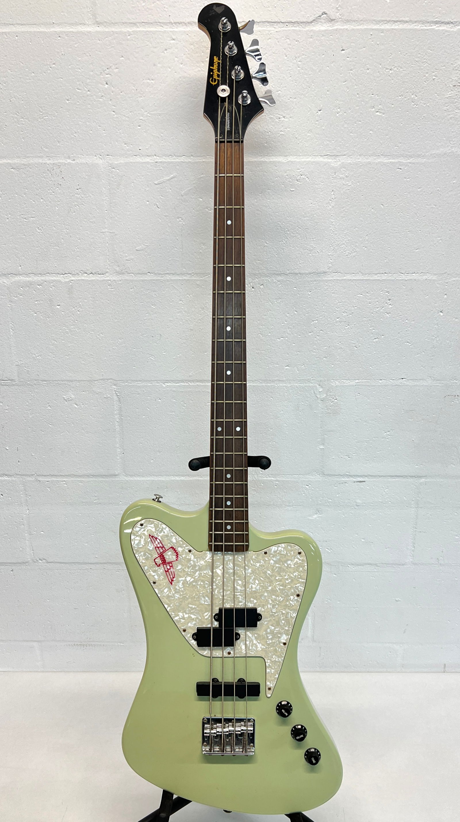 EPIPHONE THUNDERBIRD BASS GUITAR (1 of 4)
