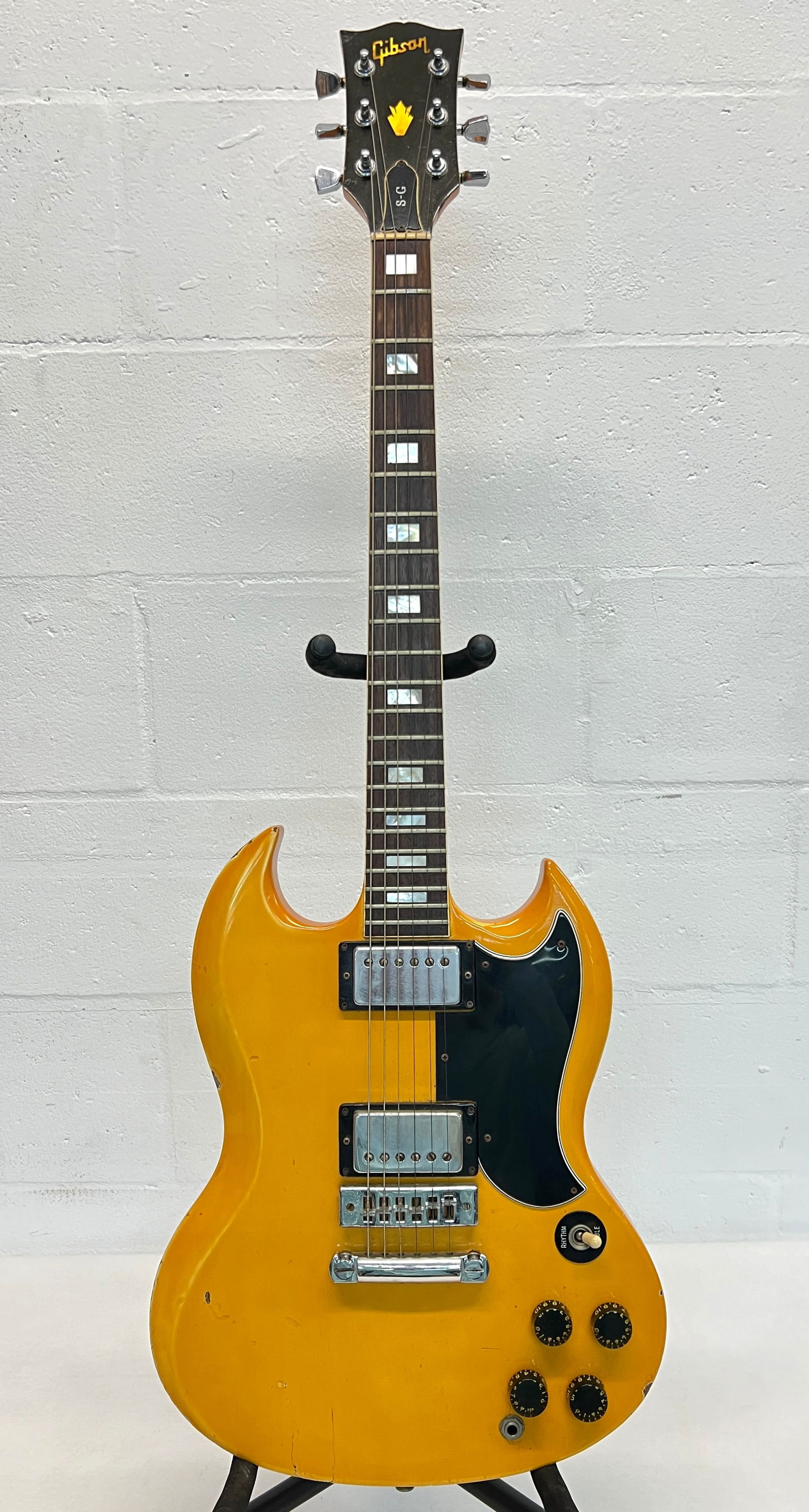 GIBSON SG STANDARD ELECTRIC GUITAR (1 of 8)