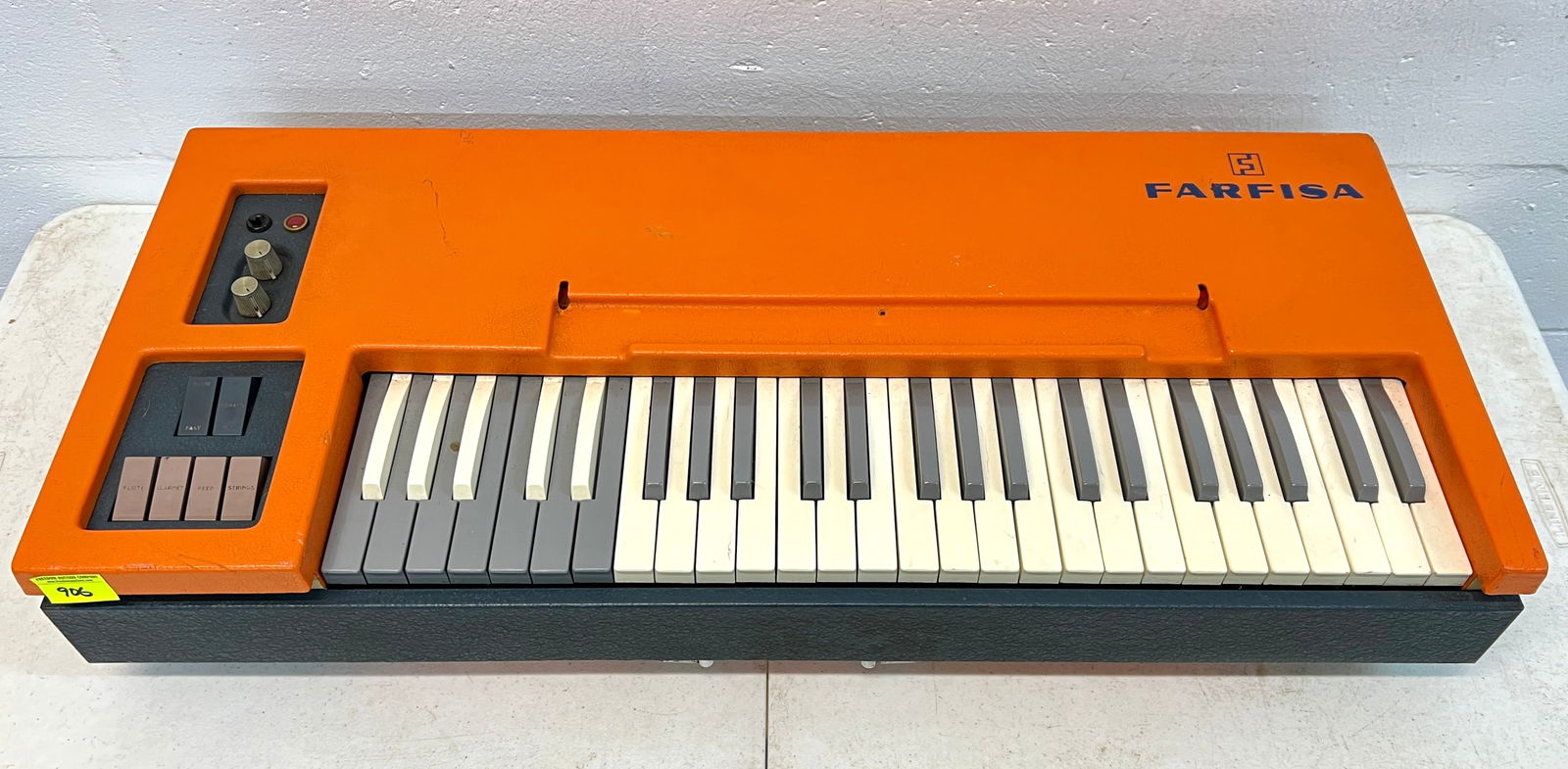 FARFISA FAST ORGAN MODEL C2/143: POWER CORD, TESTED AND WORKING. 33"X15"X6". 35 POUNDS