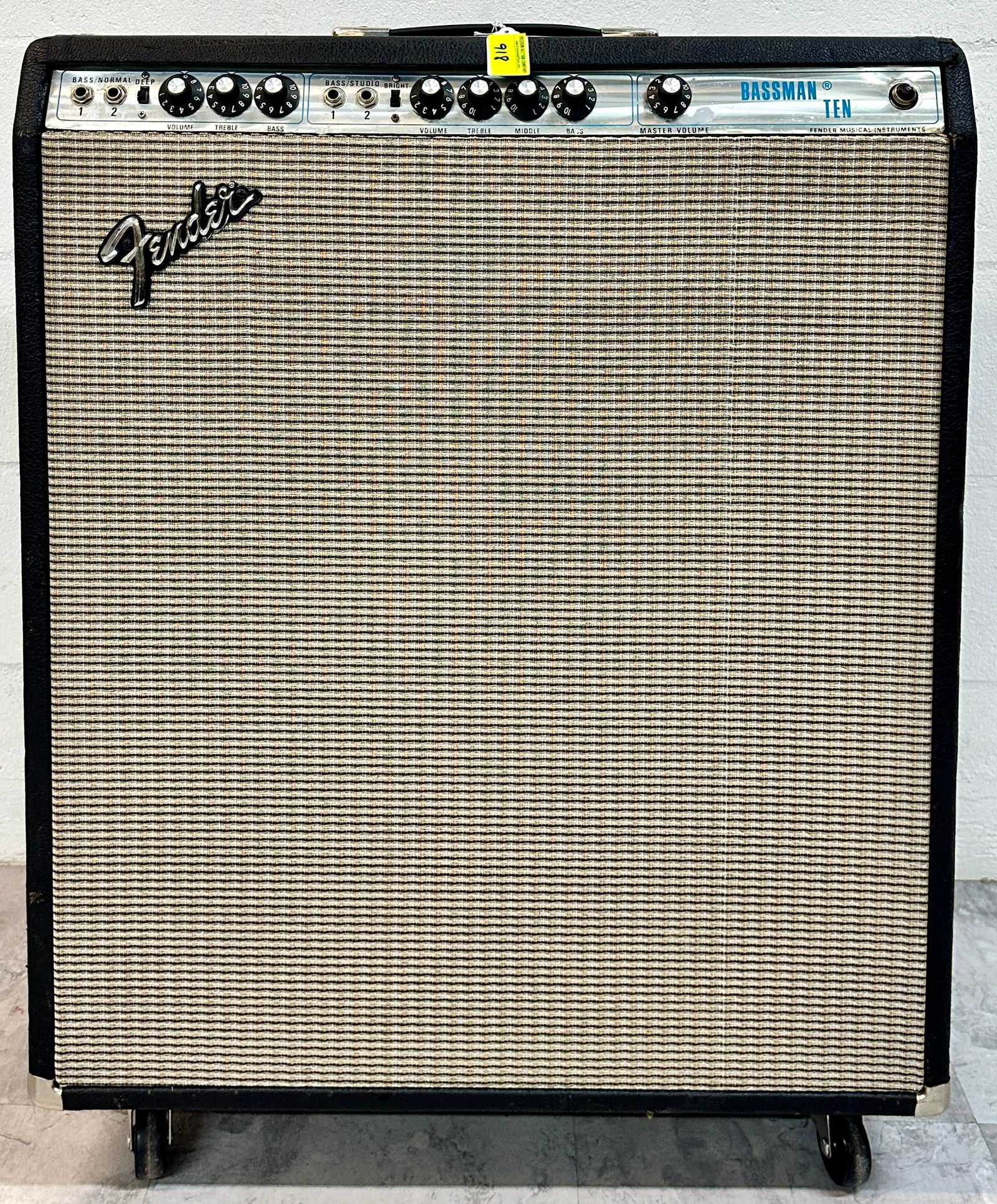 FENDER BASSMAN TEN AMP (1 of 2)