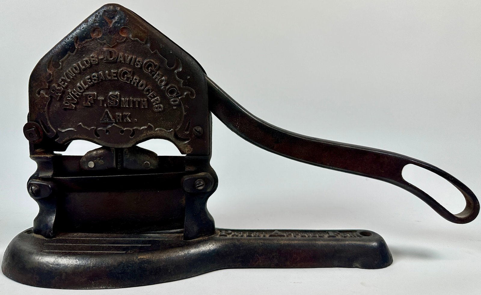 REYNOLDS DAVIS GRO. CO. TOBACCO CUTTER: 16"L