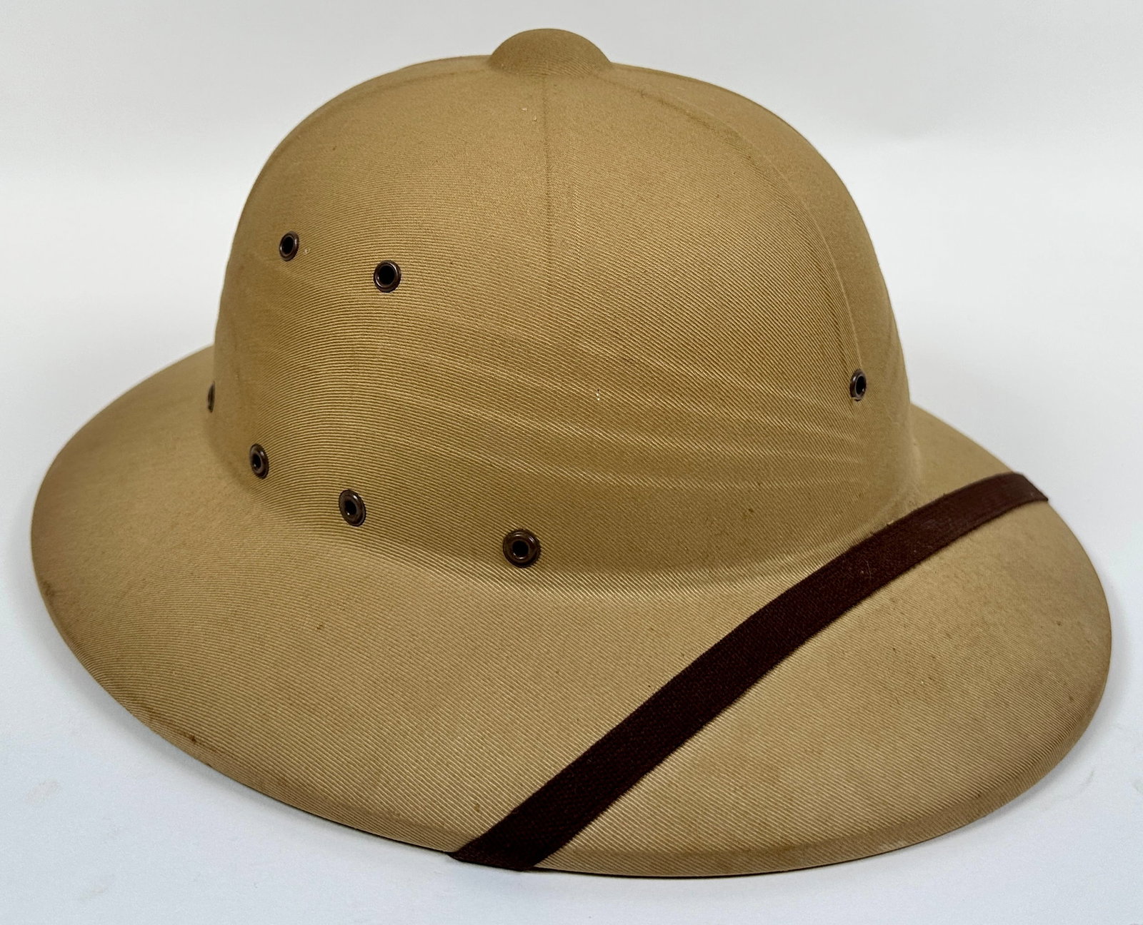 CLYDE BEATTY ERA PITH HELMET: PITH HELMET AS WORN BY SOME OF THE WILD ANIMAL TRAINERS OF THE 20TH CENTURY CIRCUS. DATED 1948.