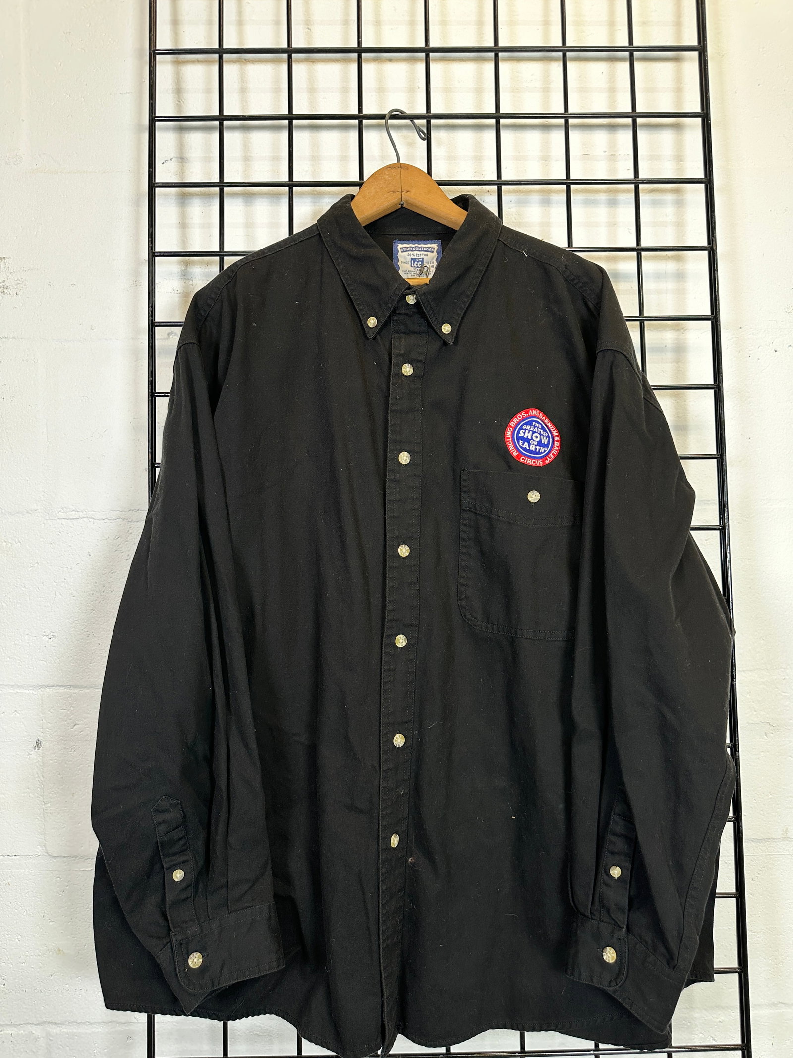 RINGLING BROS. BARNUM BAILEY CIRCUS SHIRT (1 of 3)